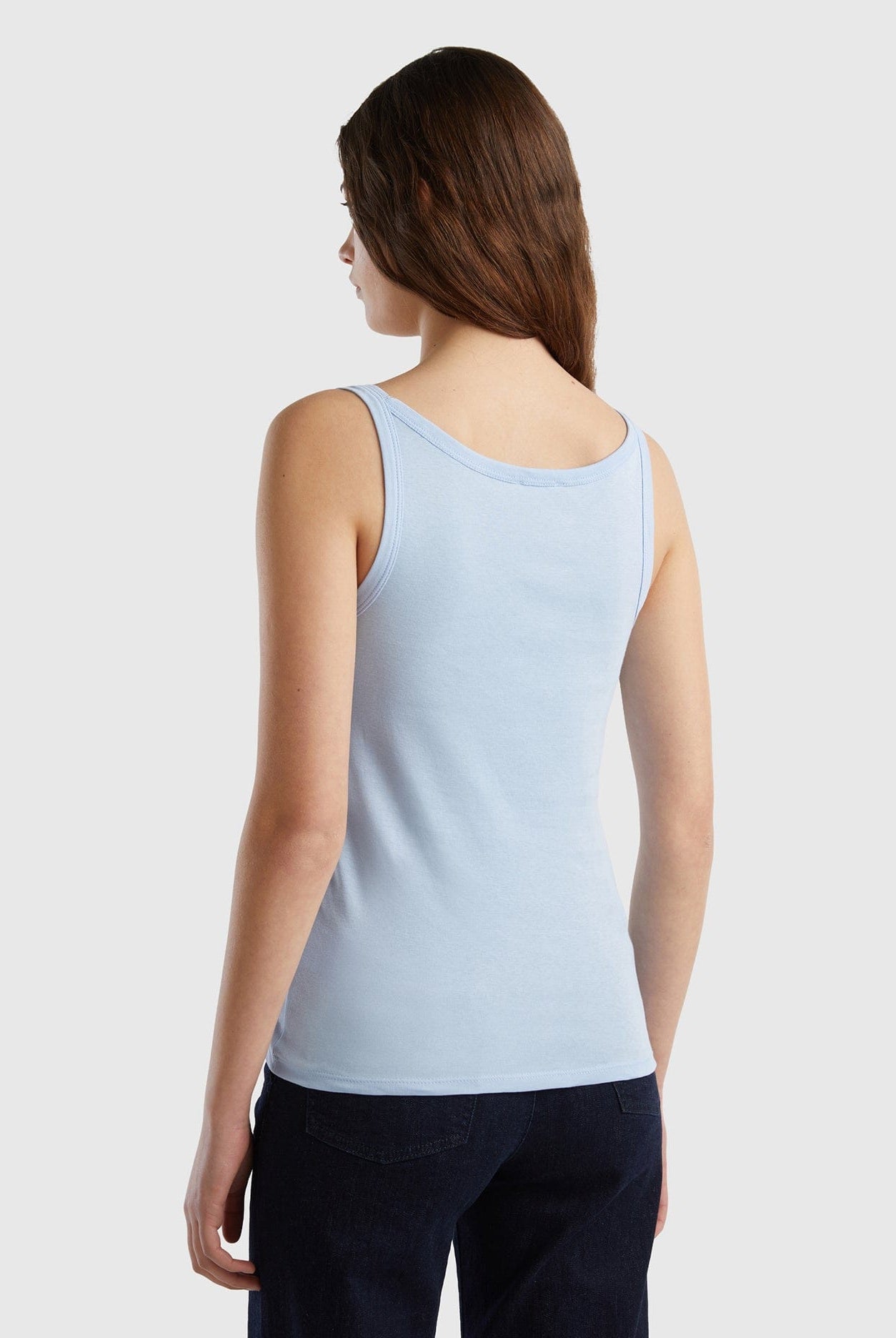 يونايتد كولورز اوف بينيتون قميص نسائي قطن بألياف طويلة بدون أكمام