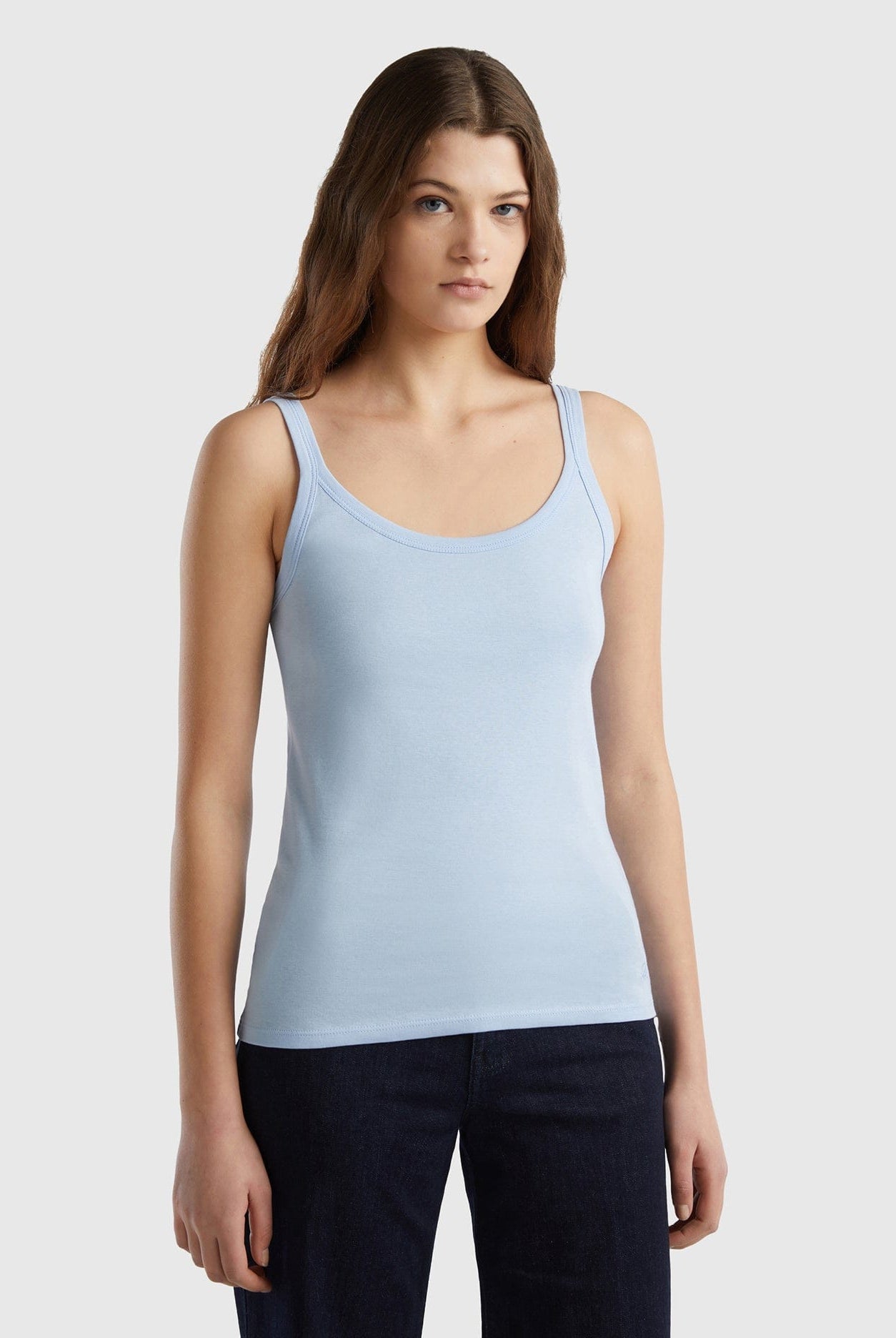 يونايتد كولورز اوف بينيتون قميص نسائي قطن بألياف طويلة بدون أكمام