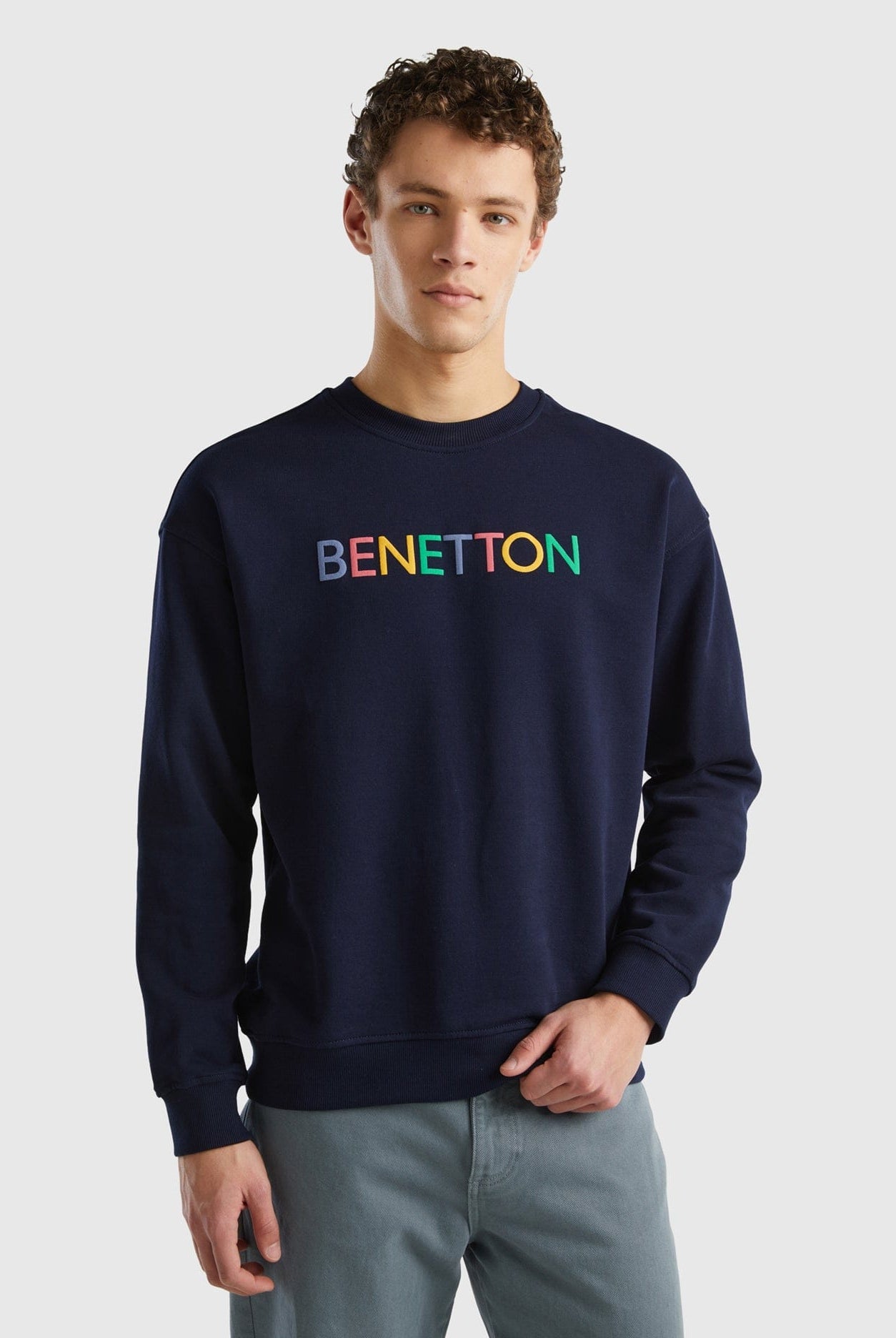 يونايتد كولورز اوف بينيتون سويت شيرت بياقة دائرية مع طباعة شعار رجالي