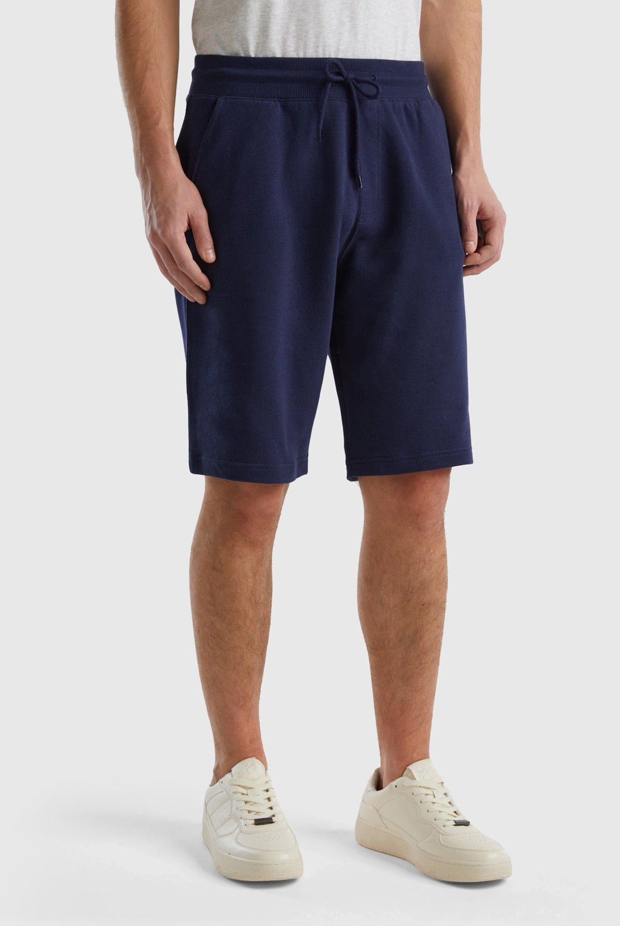 يونايتد كولورز اوف بينيتون شورت قطن 100% رجالي