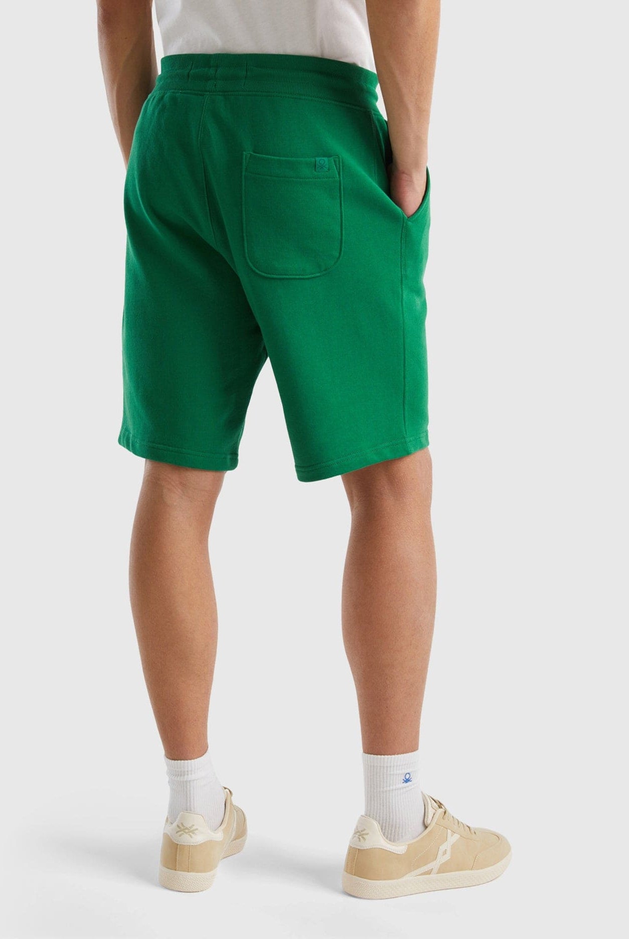 يونايتد كولورز اوف بينيتون شورت قطن 100% رجالي