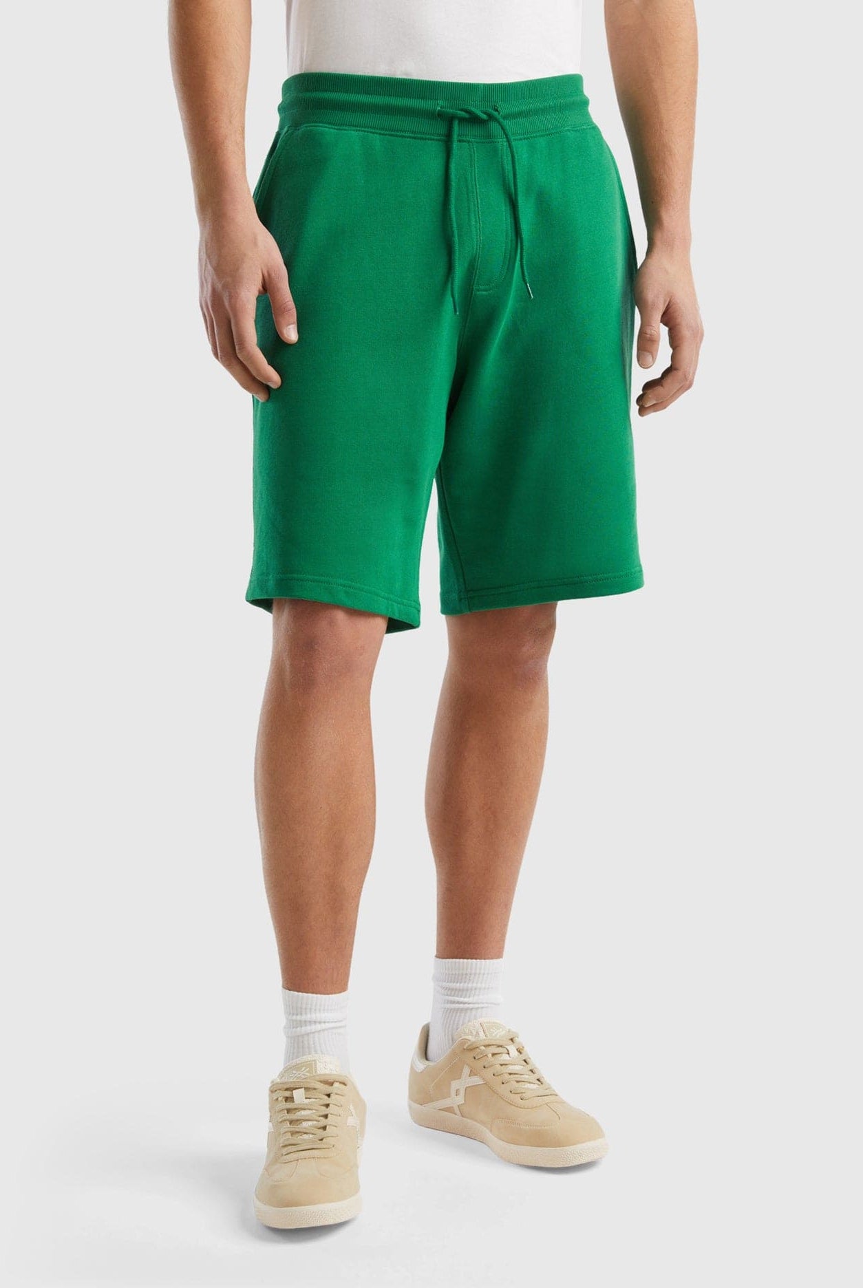 يونايتد كولورز اوف بينيتون شورت قطن 100% رجالي