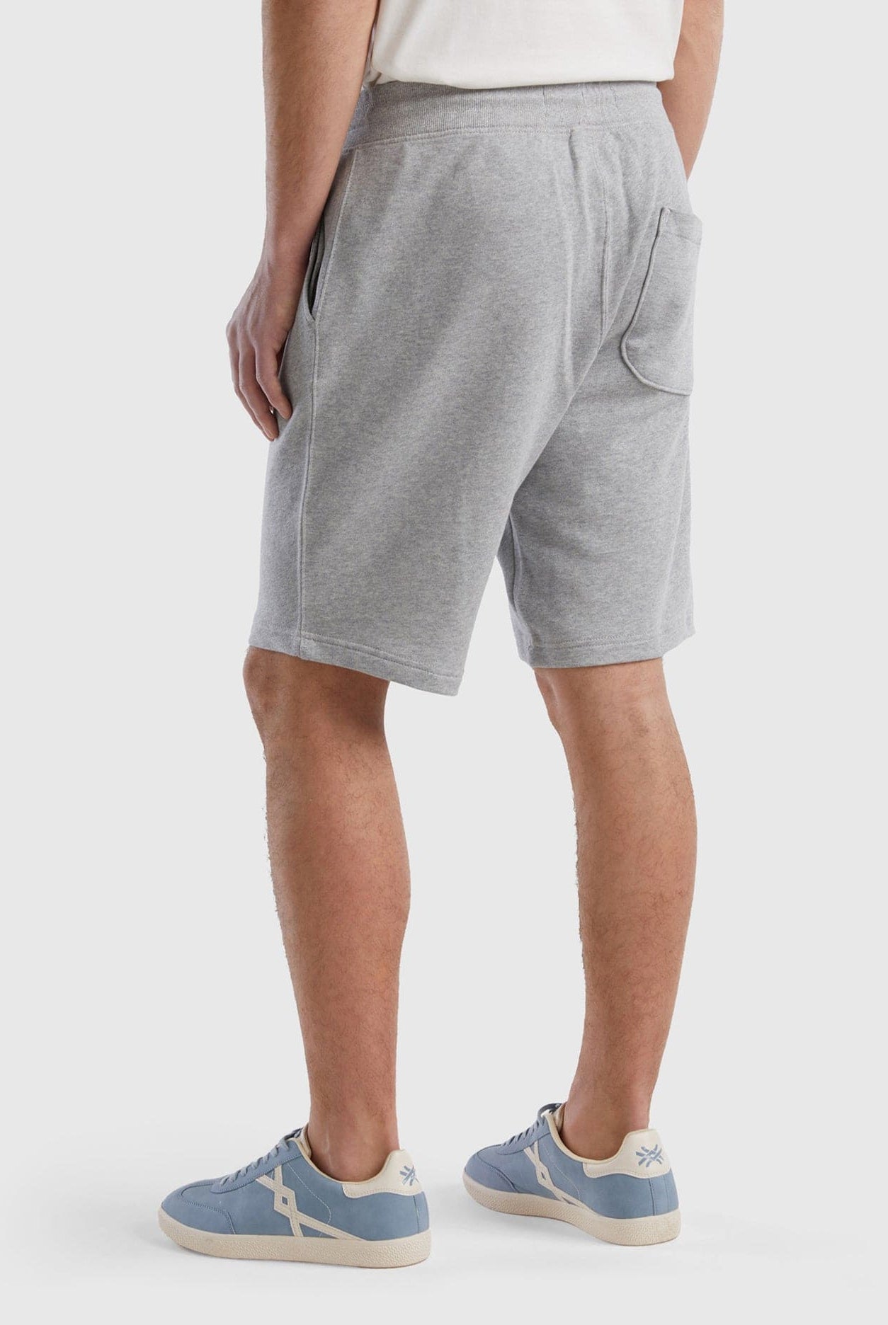 يونايتد كولورز اوف بينيتون شورت قطن 100% رجالي