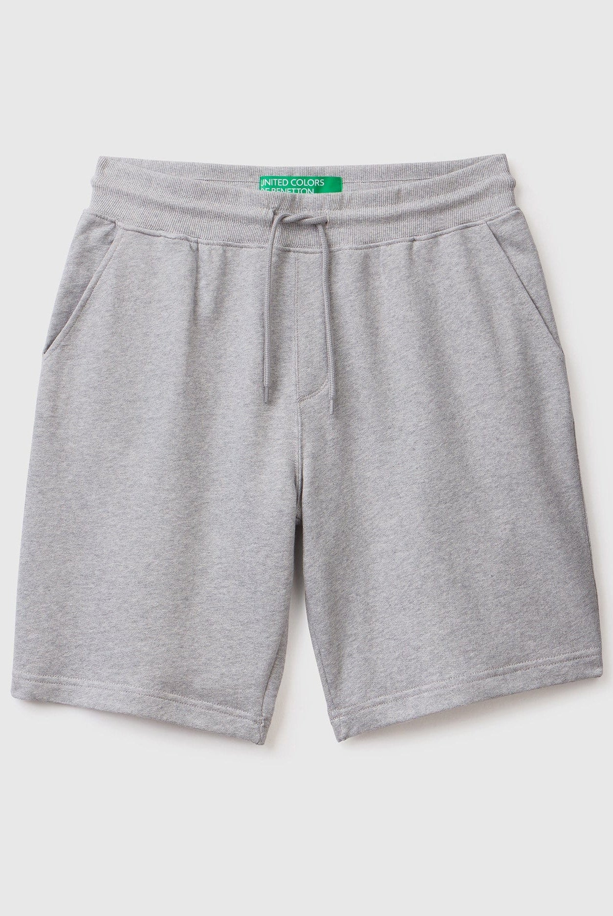 يونايتد كولورز اوف بينيتون شورت قطن 100% رجالي