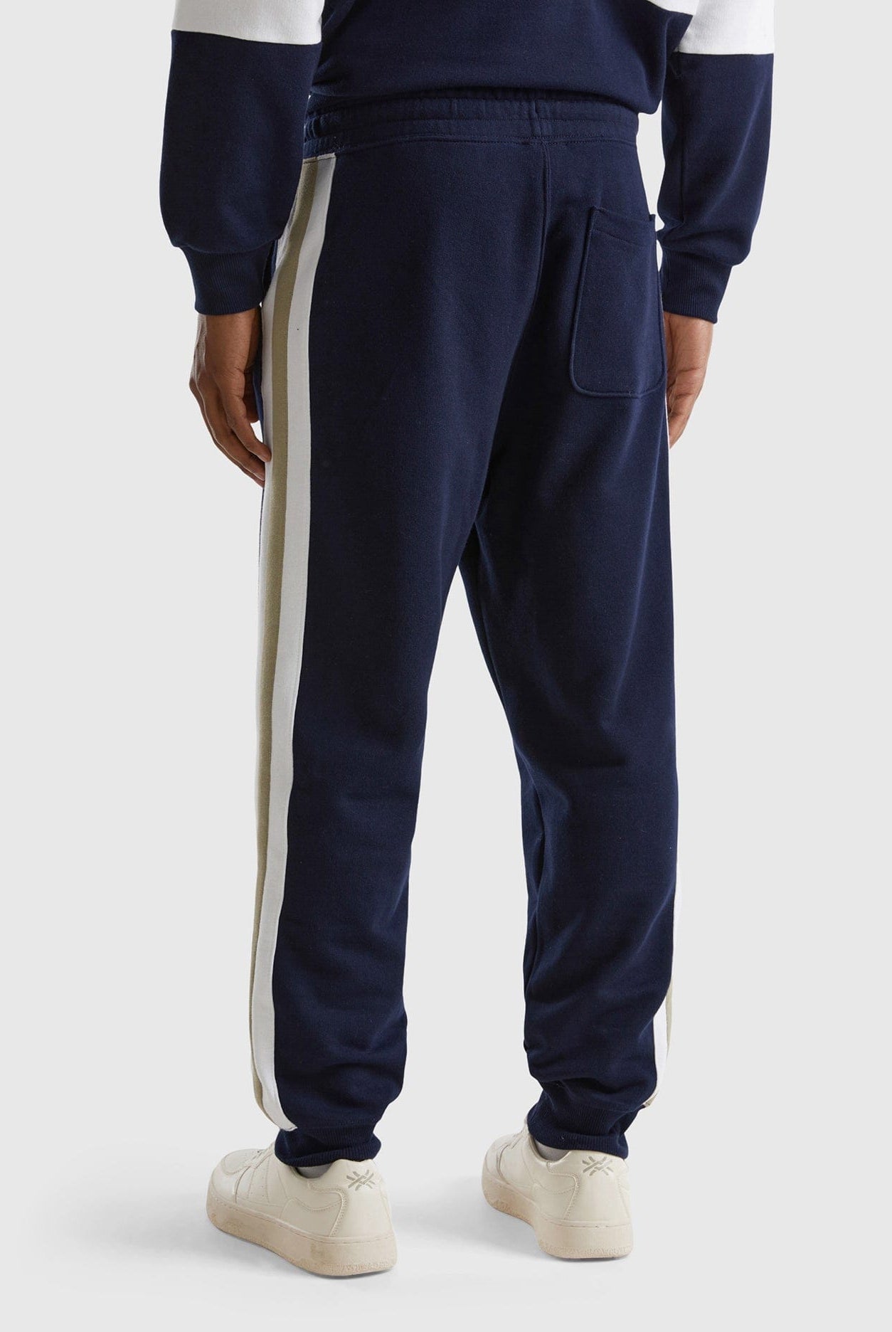 يونايتد كولورز اوف بينيتون بنطلون سادة برباط أمامي طويل رجالي