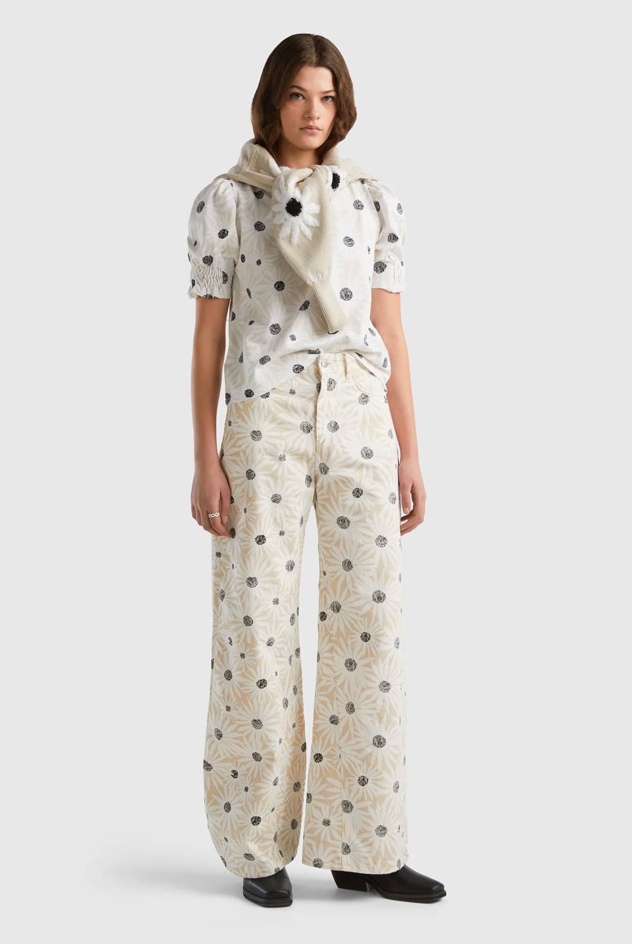 يونايتد كولورز اوف بينيتون تي شيرت منقط نص كم نسائي