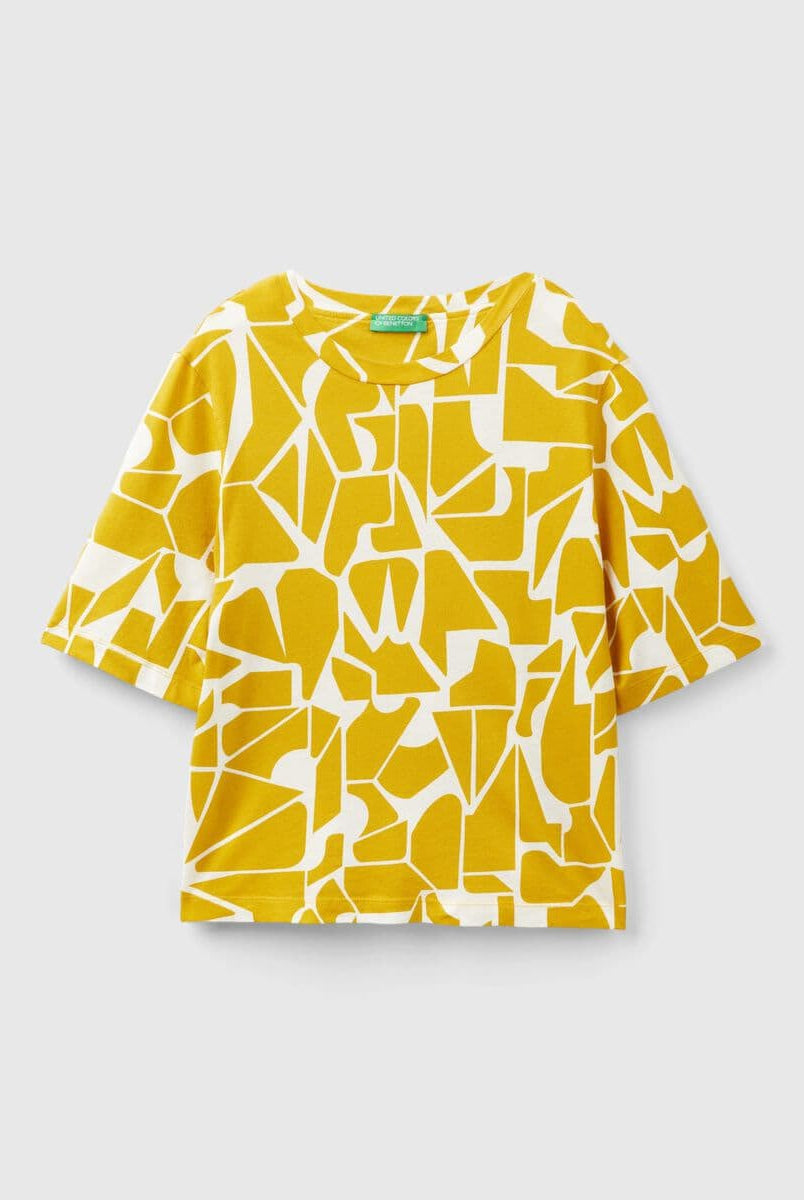 يونايتد كولورز اوف بينيتون تي شيرت نسائي بأكمام قصيرة ومطبوع وياقة دائرية