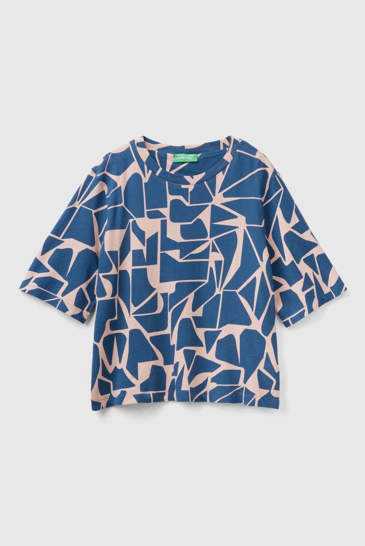 يونايتد كولورز اوف بينيتون تي شيرت نسائي بأكمام قصيرة ومطبوع وياقة دائرية
