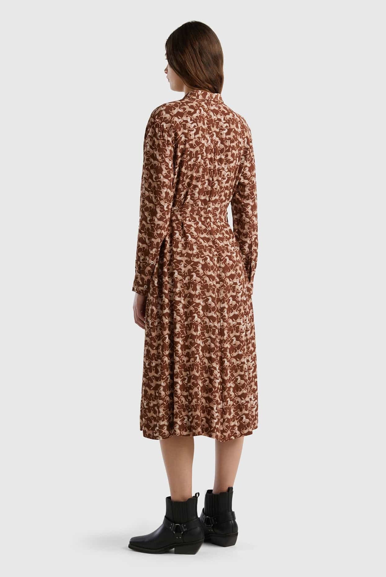 يونايتد كولورز اوف بينيتون فستان ميدي قميص نسائي بطباعة الحصان