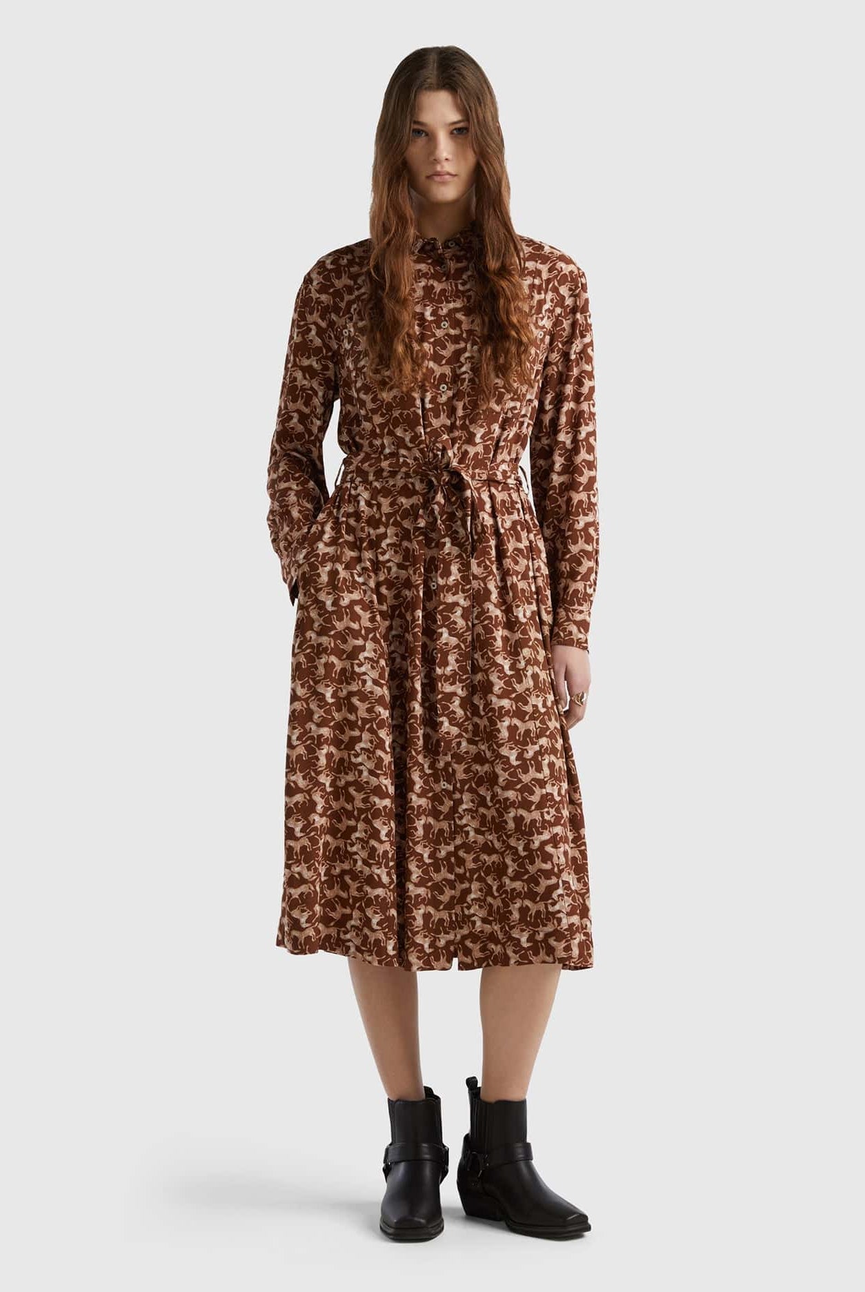 يونايتد كولورز اوف بينيتون فستان ميدي قميص نسائي بطباعة الحصان