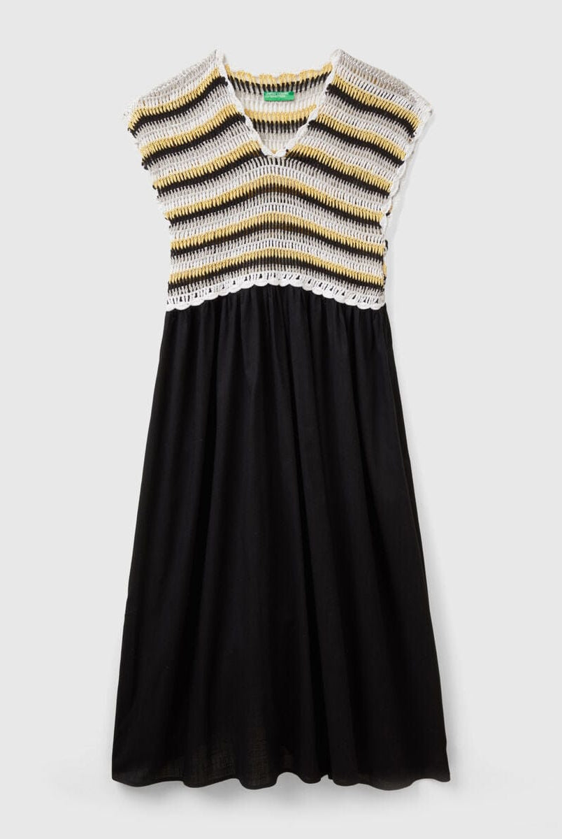 يونايتد كولورز اوف بينيتون فستان نسائي ميدي بدون اكمام ورقبة شكل v مطرز من الاعلى