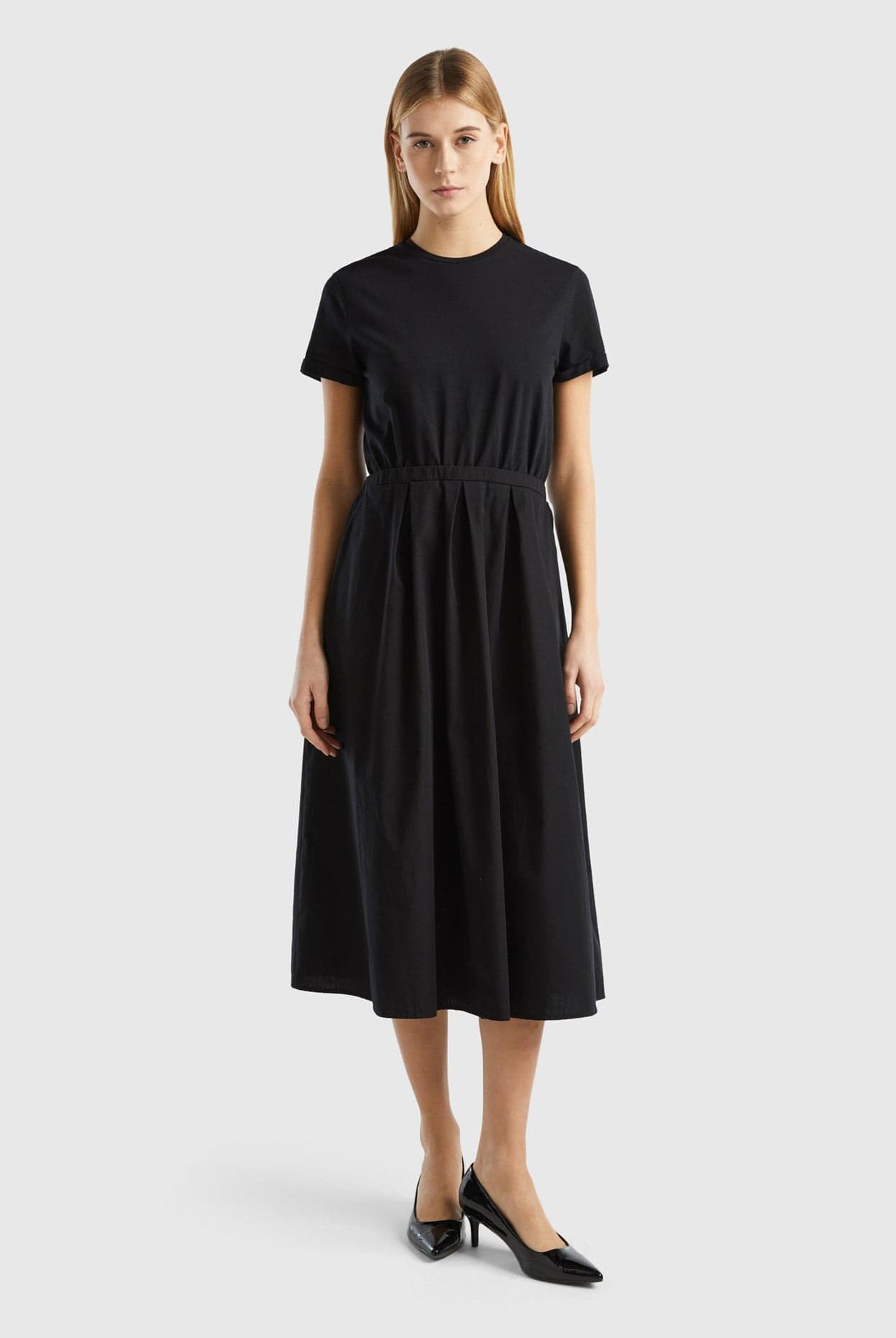 يونايتد كولورز اوف بينيتون فستان طويل من القطن بخصر مطاطي للنساء