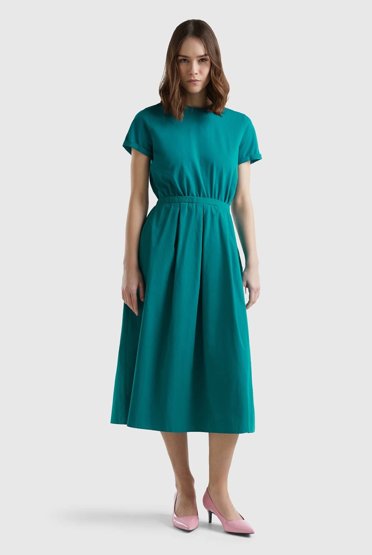 يونايتد كولورز اوف بينيتون فستان طويل من القطن بخصر مطاطي للنساء