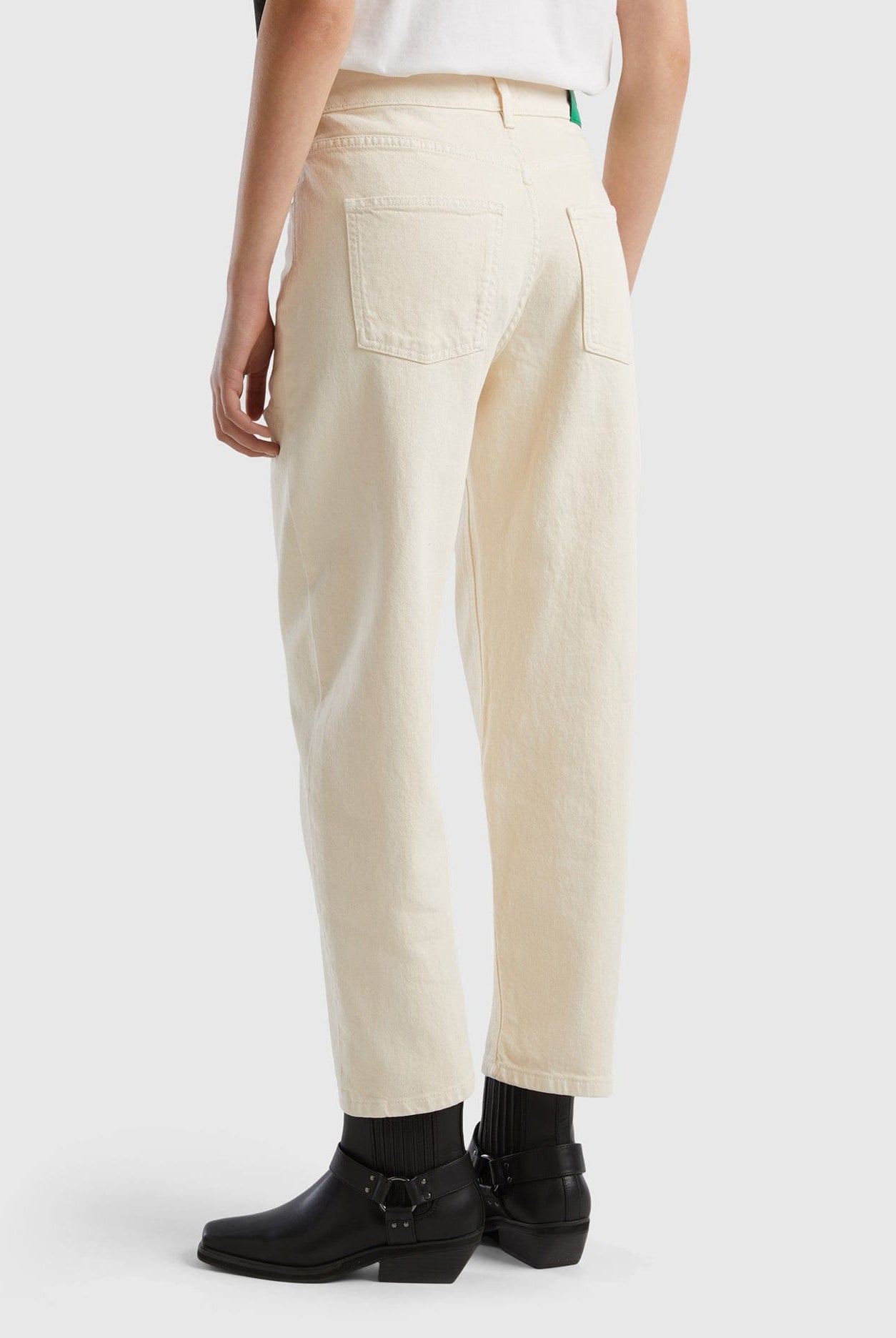 يونايتد كولورز اوف بينيتون بنطلون نسائي مزخرف بالزهور