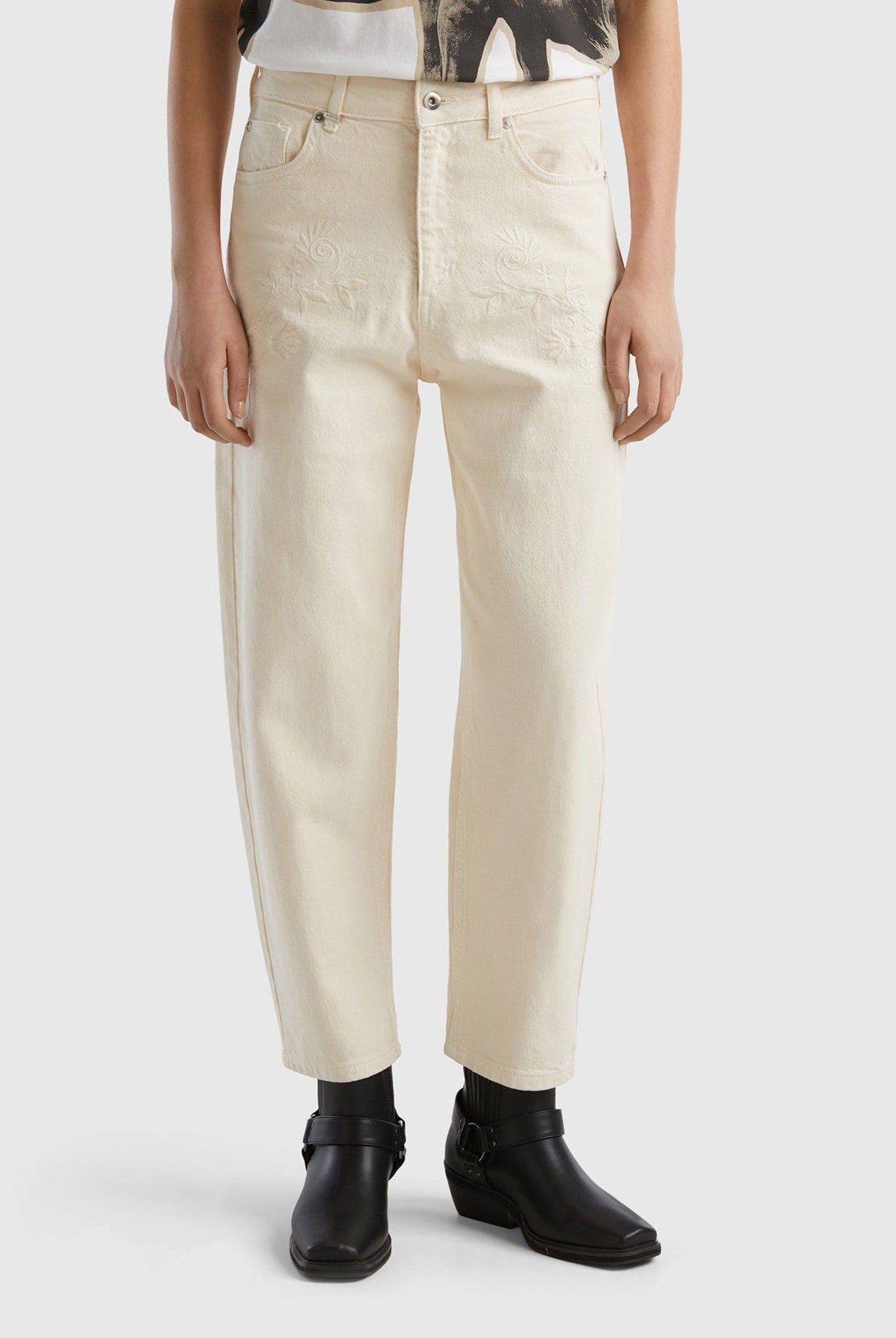 يونايتد كولورز اوف بينيتون بنطلون نسائي مزخرف بالزهور