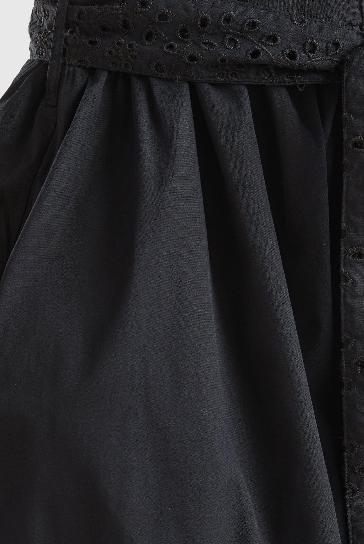 يونايتد كولورز اوف بينيتون فستان ميدي أسود بأكمام فراشة مخرمة للنساء