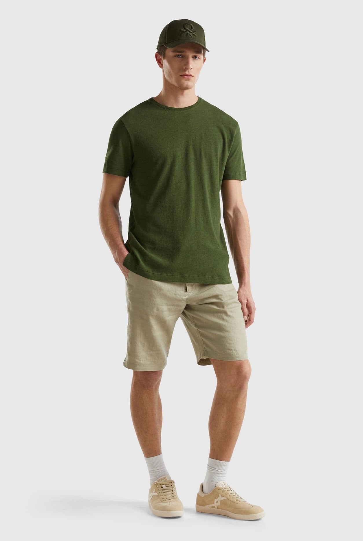 يونايتد كولورز اوف بينيتون برمودا من الكتان بنسبة 100% رجالي