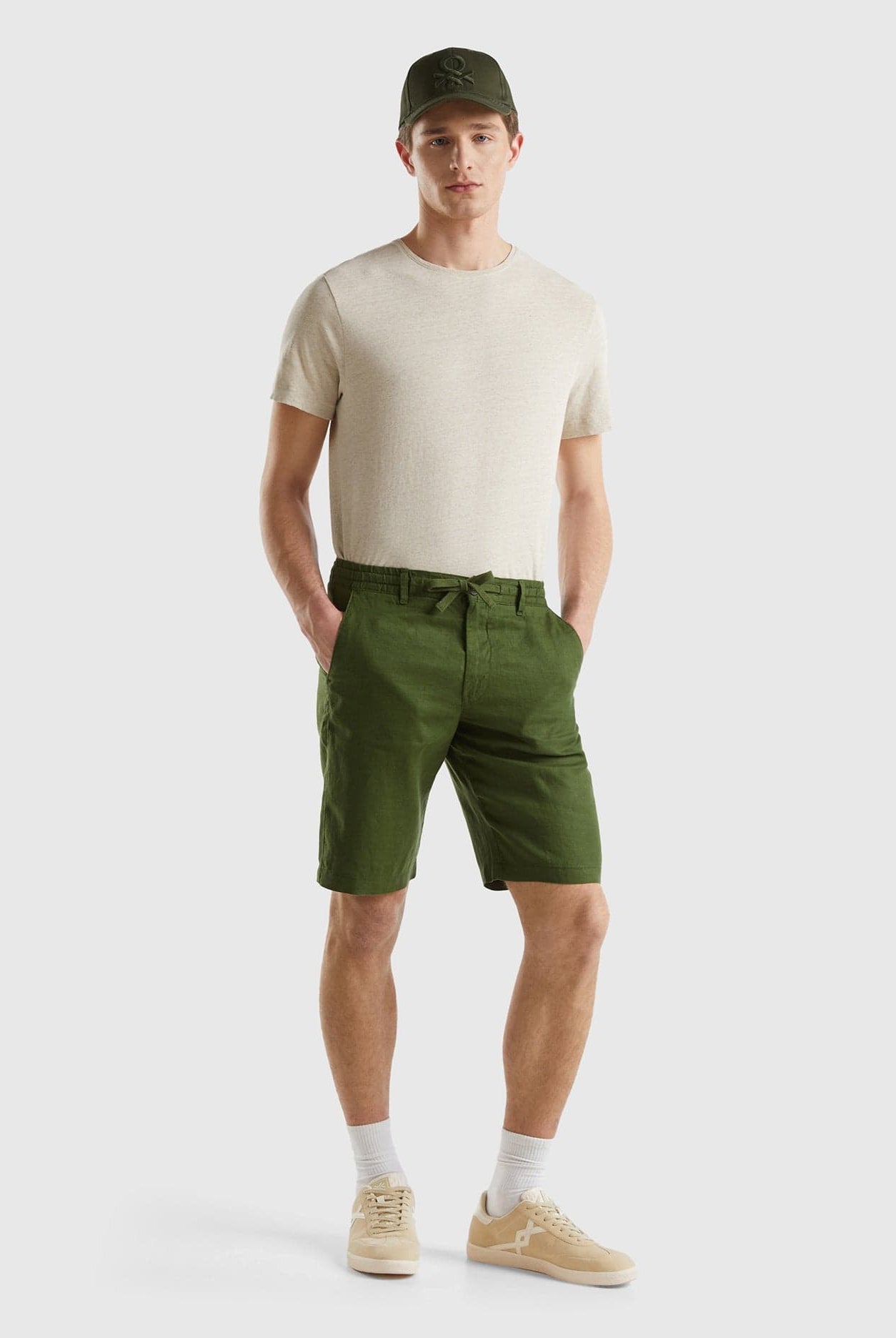 يونايتد كولورز اوف بينيتون برمودا من الكتان بنسبة 100% رجالي