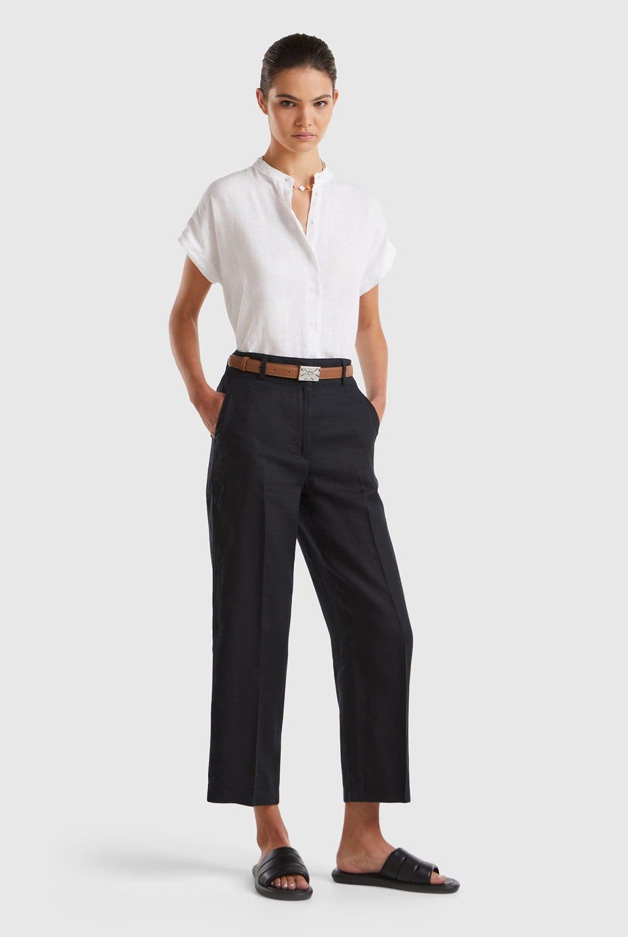 يونايتد كولورز اوف بينيتون بنطلون كلاسيك نسائي واسع وبجيوب جانبيه