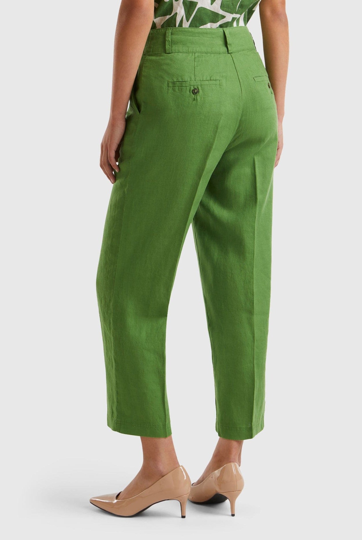 يونايتد كولورز اوف بينيتون بنطلون كلاسيك نسائي واسع وبجيوب جانبيه