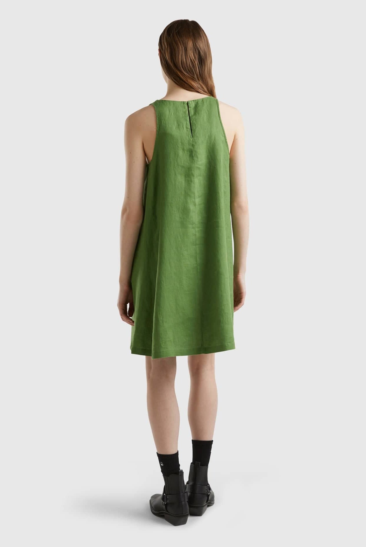 يونايتد كولورز اوف بينيتون فستان قصير نسائي بدون أكمام من الكتان الخالص