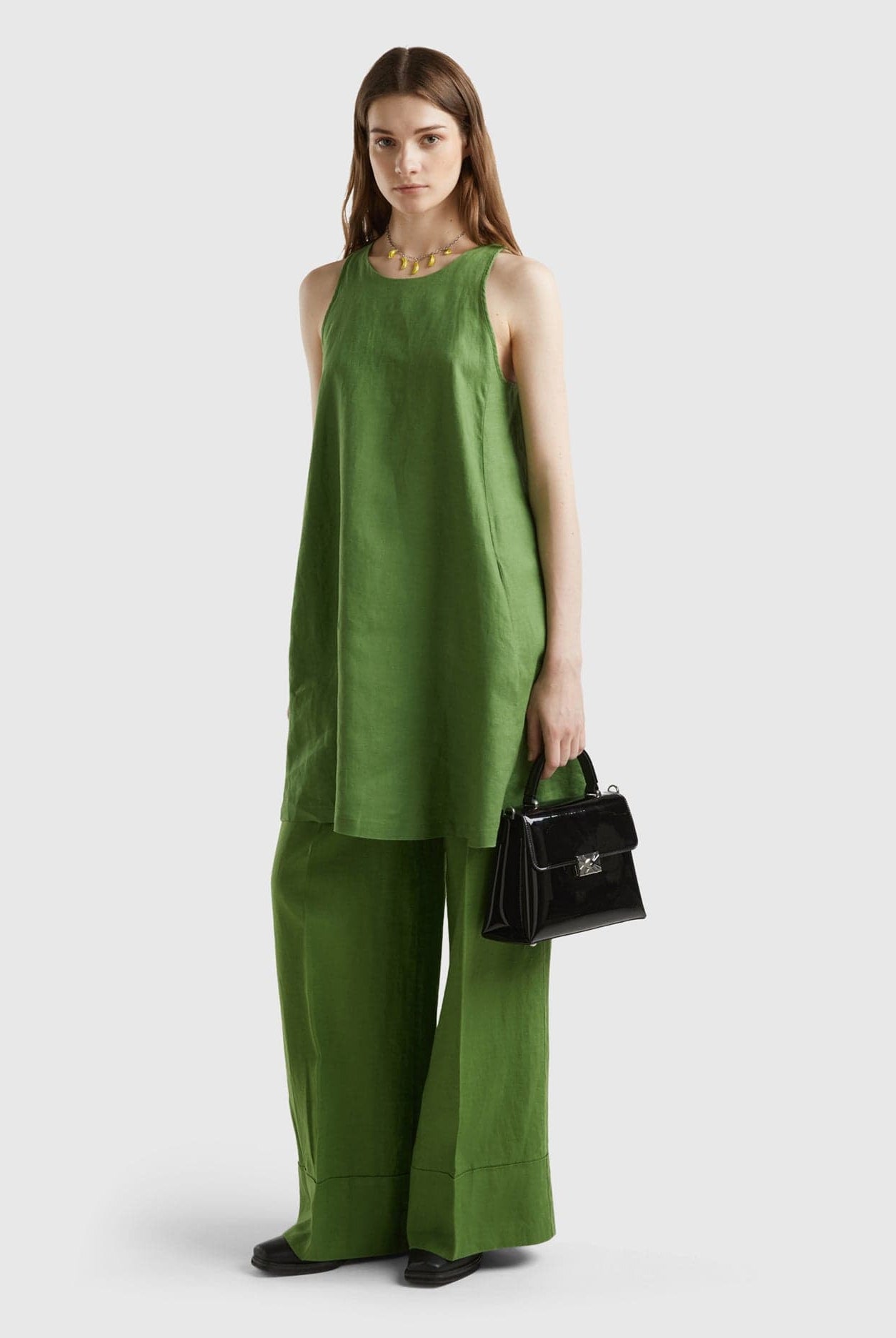 يونايتد كولورز اوف بينيتون فستان قصير نسائي بدون أكمام من الكتان الخالص