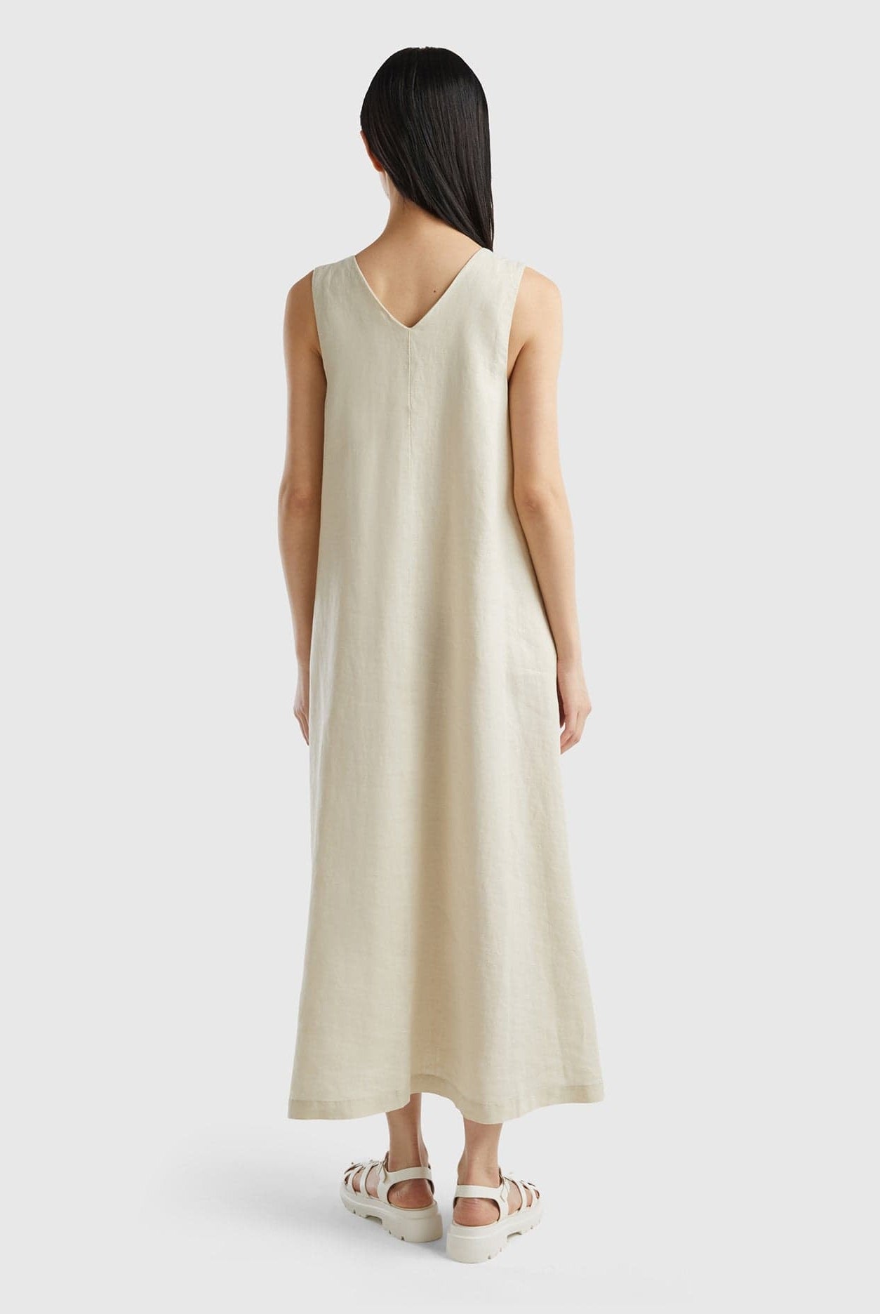 يونايتد كولورز اوف بينيتون فستان ميدي نسائي بدون اكمام