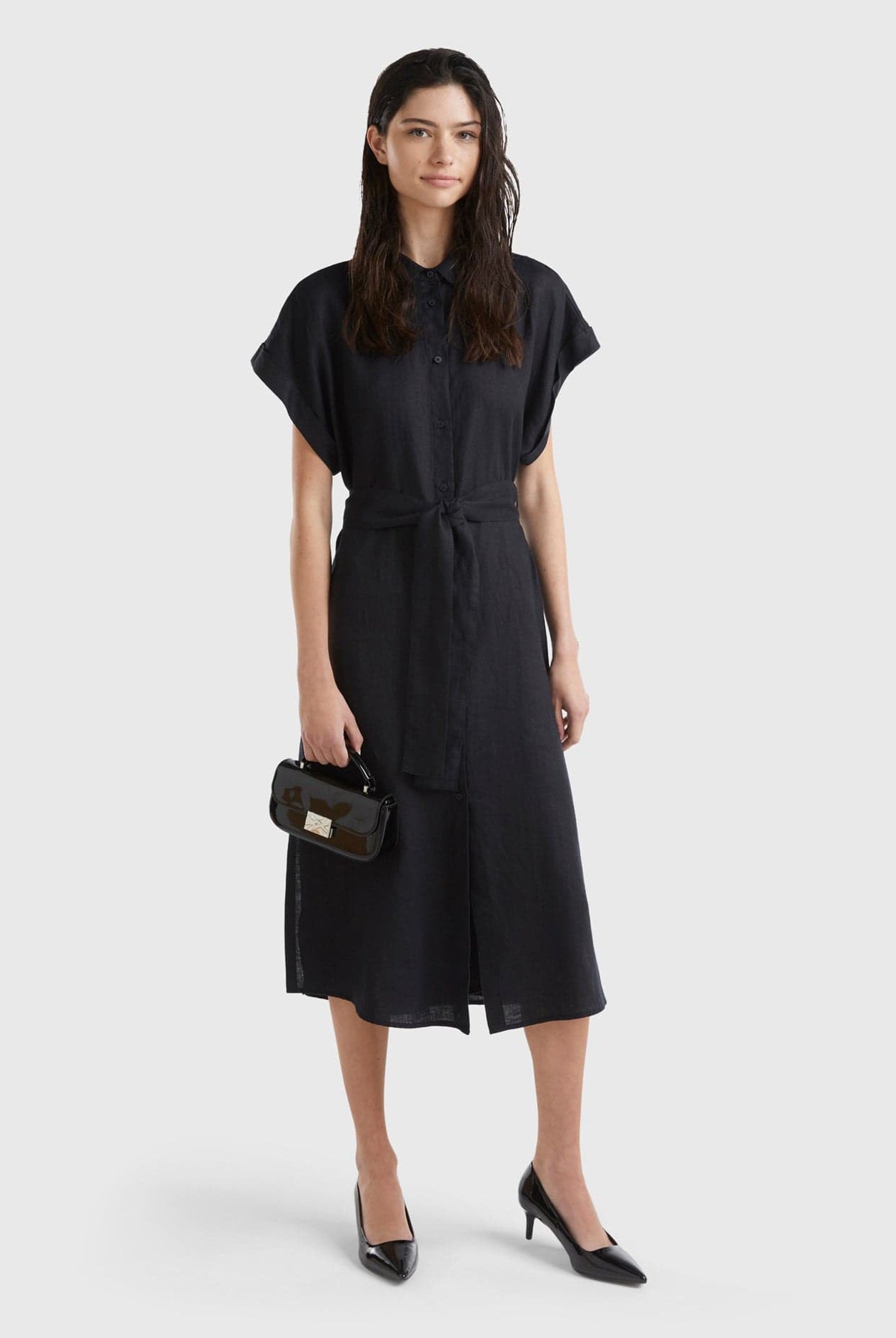 يونايتد كولورز اوف بينيتون فستان نسائي ميدي بأزرار أمامية كم قصير وحزام عند الخصر