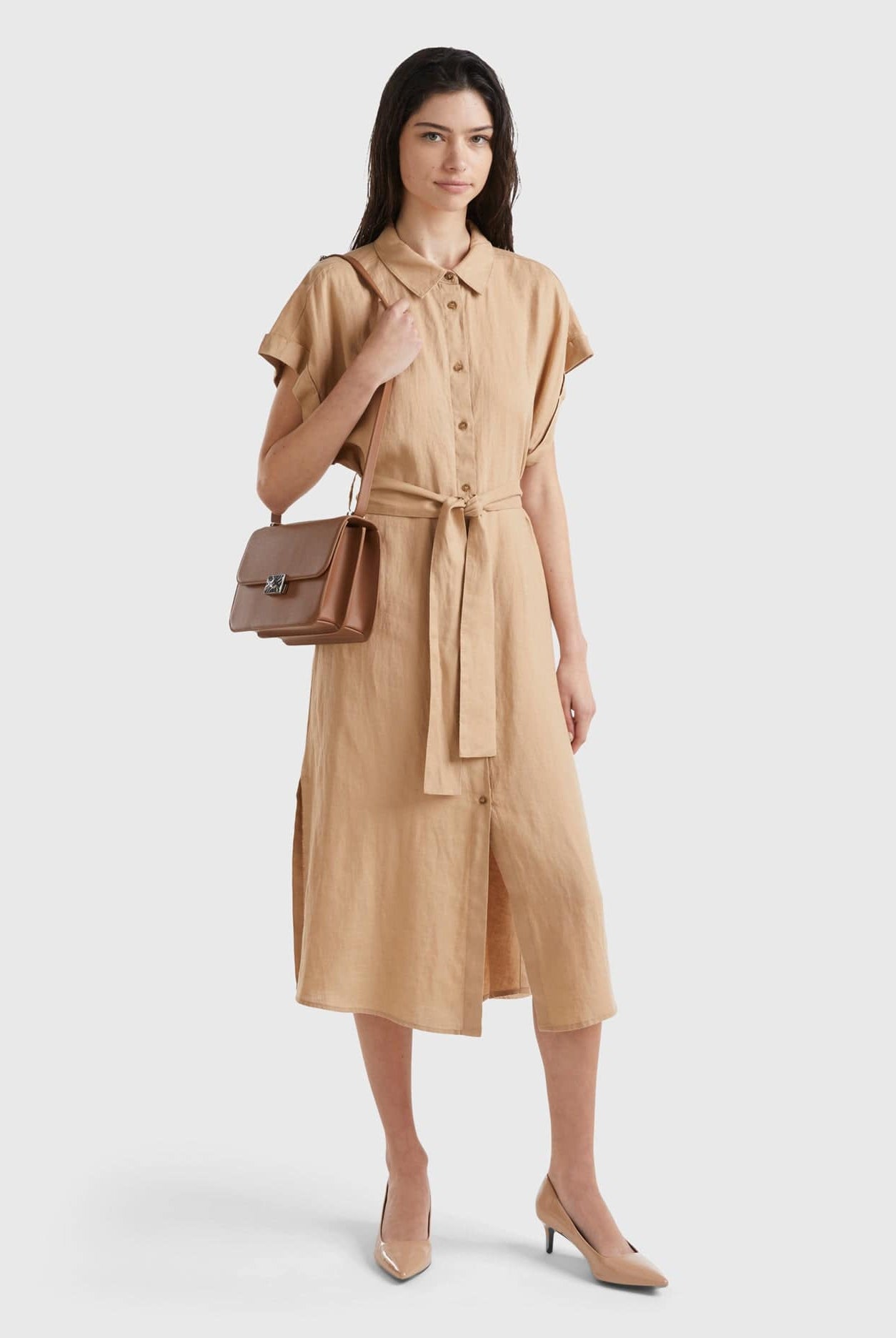 يونايتد كولورز اوف بينيتون فستان نسائي ميدي بأزرار أمامية كم قصير وحزام عند الخصر