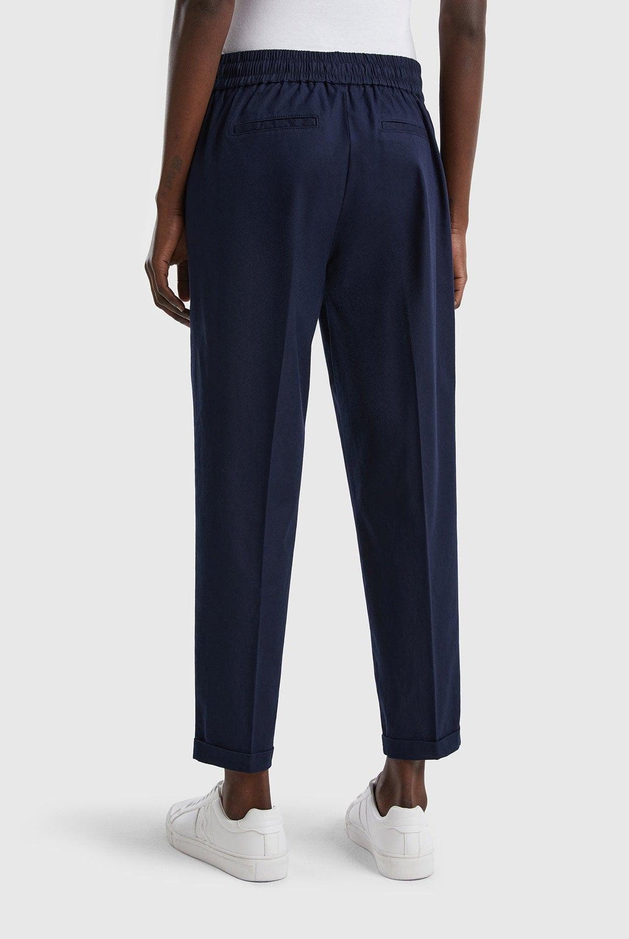 يونايتد كولورز اوف بينيتون بنطلون جوغر نسائي من القطن المطاطي وبرباط عالخصر