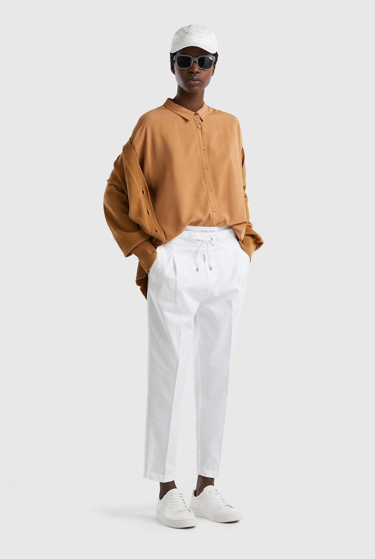 يونايتد كولورز اوف بينيتون بنطلون جوغر نسائي من القطن المطاطي وبرباط عالخصر