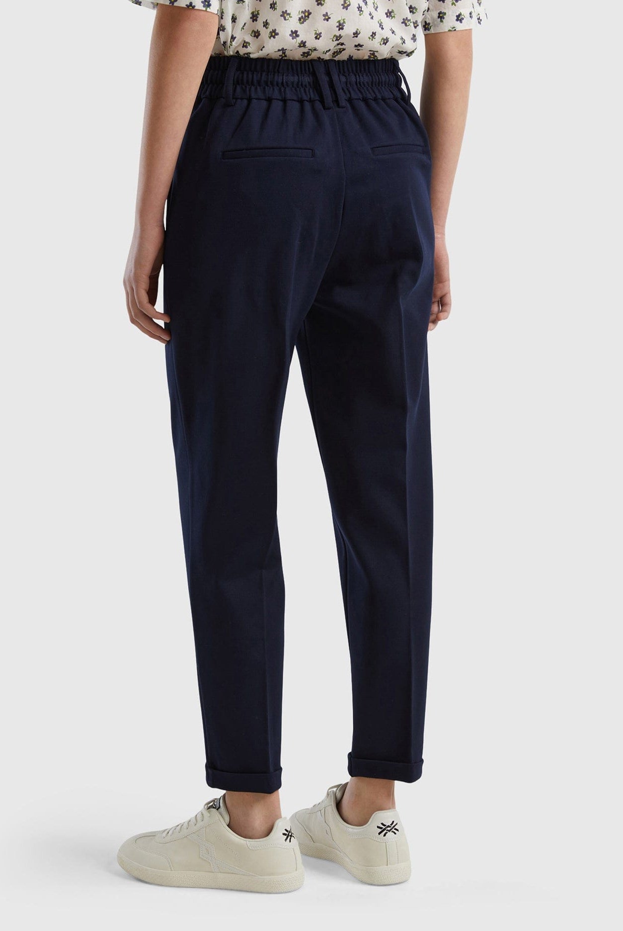 يونايتد كولورز اوف بينيتون بنطلون مصبوغ بخيوط ملونة برباط