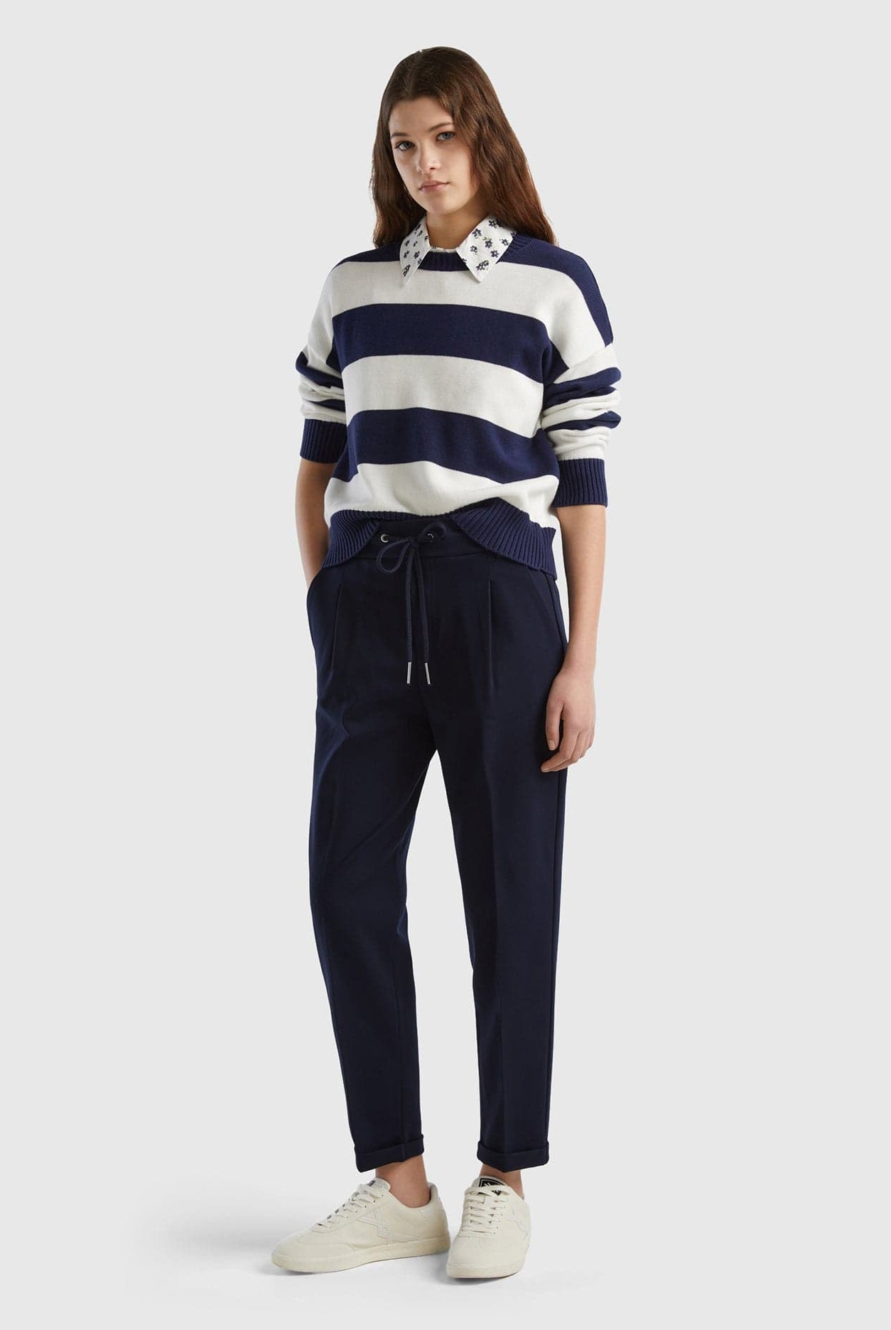 يونايتد كولورز اوف بينيتون بنطلون مصبوغ بخيوط ملونة برباط