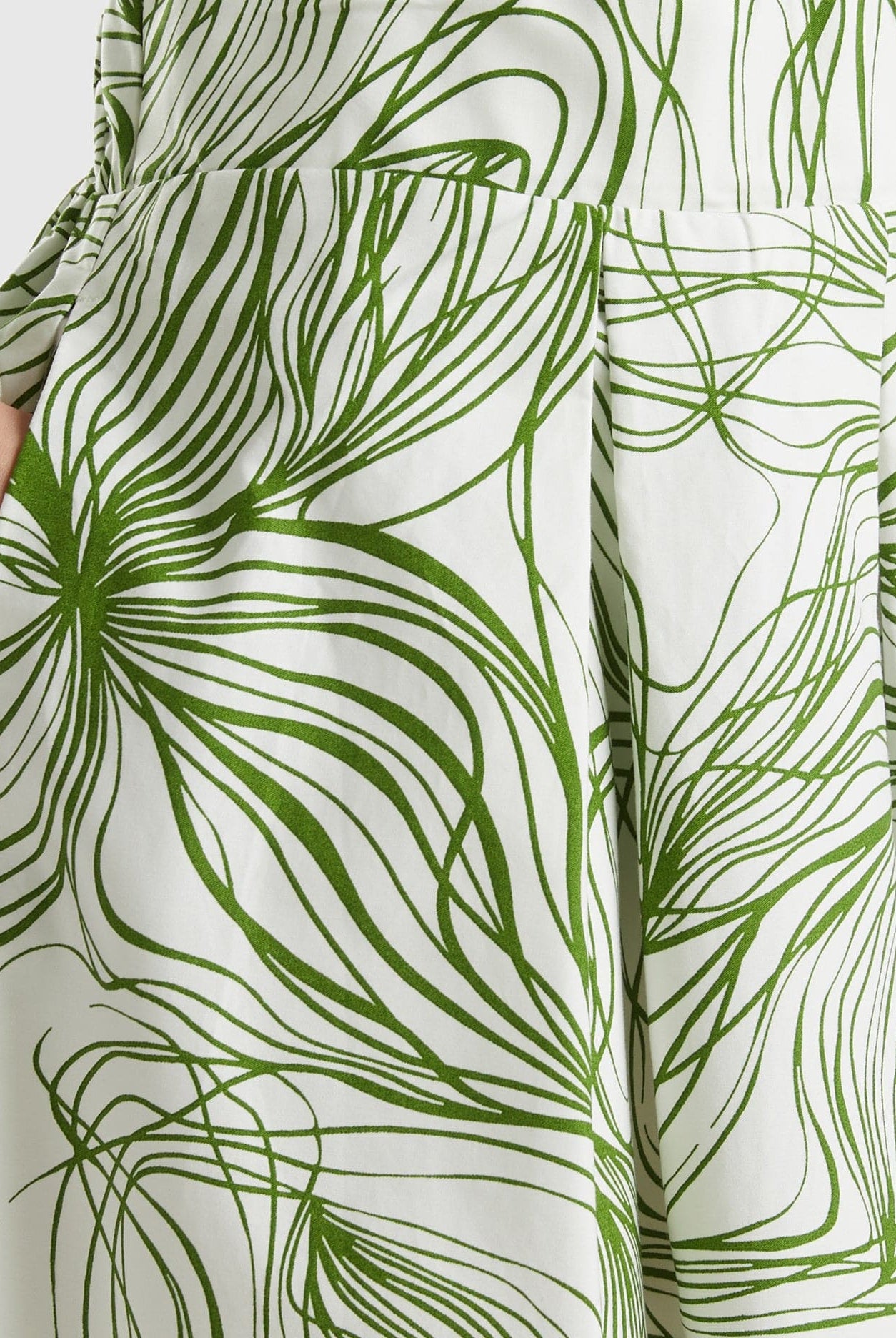 خصومات يونايتد كولورز اوف بينيتون تنورة ميدي من مزيج القطن منقوشة بالكامل بخصر مجمع للنساء