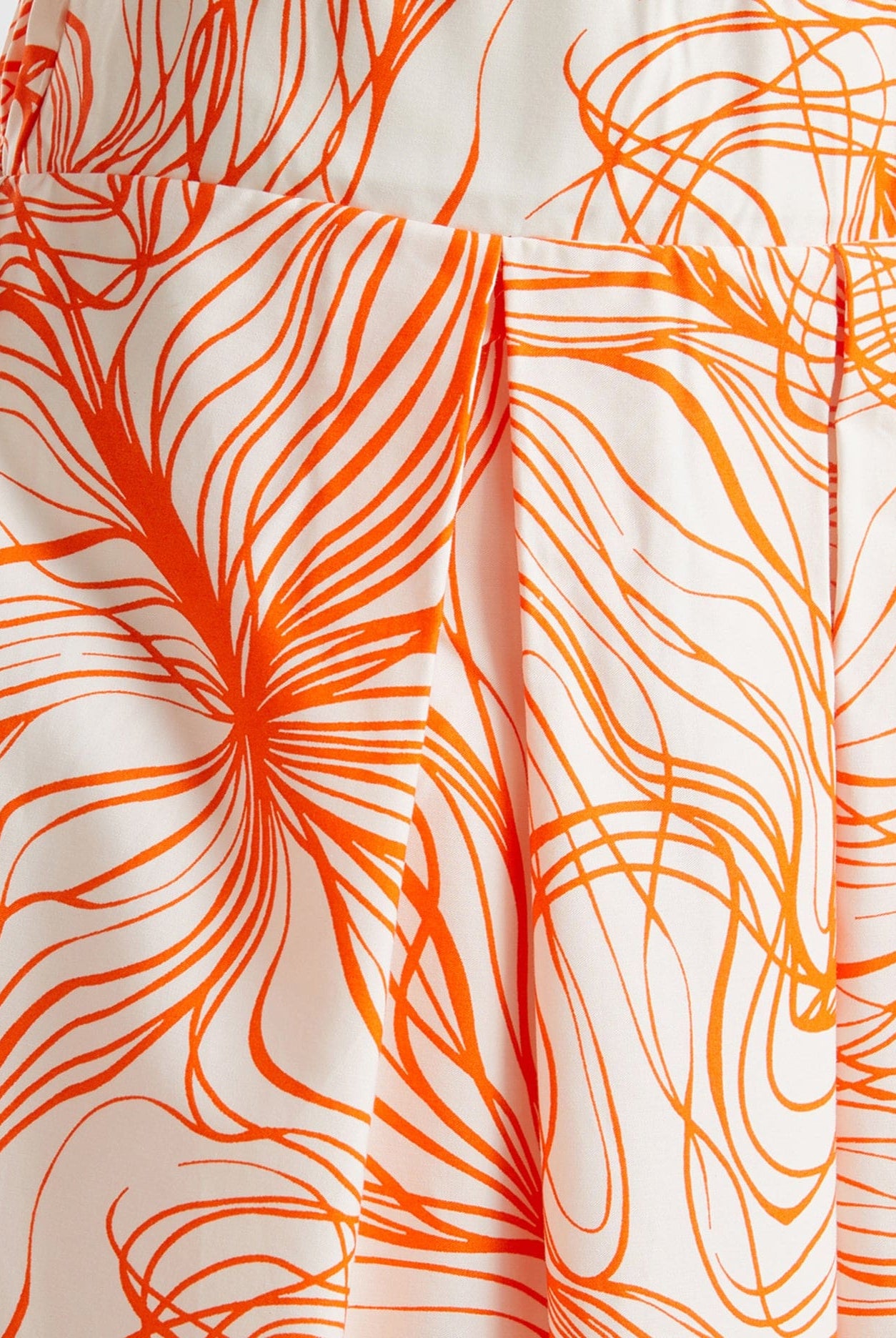 خصومات يونايتد كولورز اوف بينيتون تنورة ميدي من مزيج القطن منقوشة بالكامل بخصر مجمع للنساء