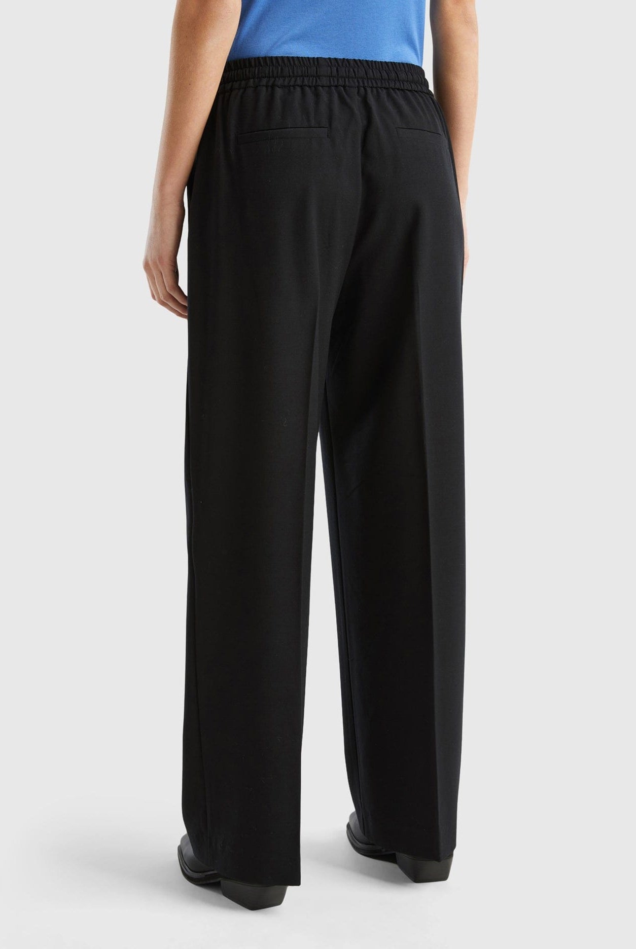 يونايتد كولورز اوف بينيتون بنطلون نسائي واسع بخطوط عالاجناب وبرباط