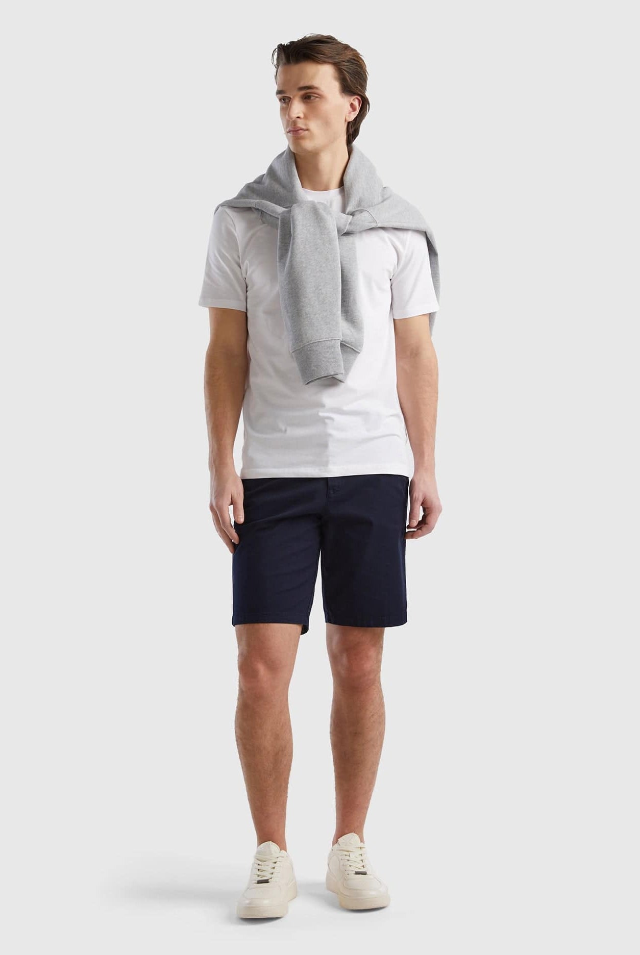 يونايتد كولورز اوف بينيتون شورت تشينو قطن مطاطي رجالي