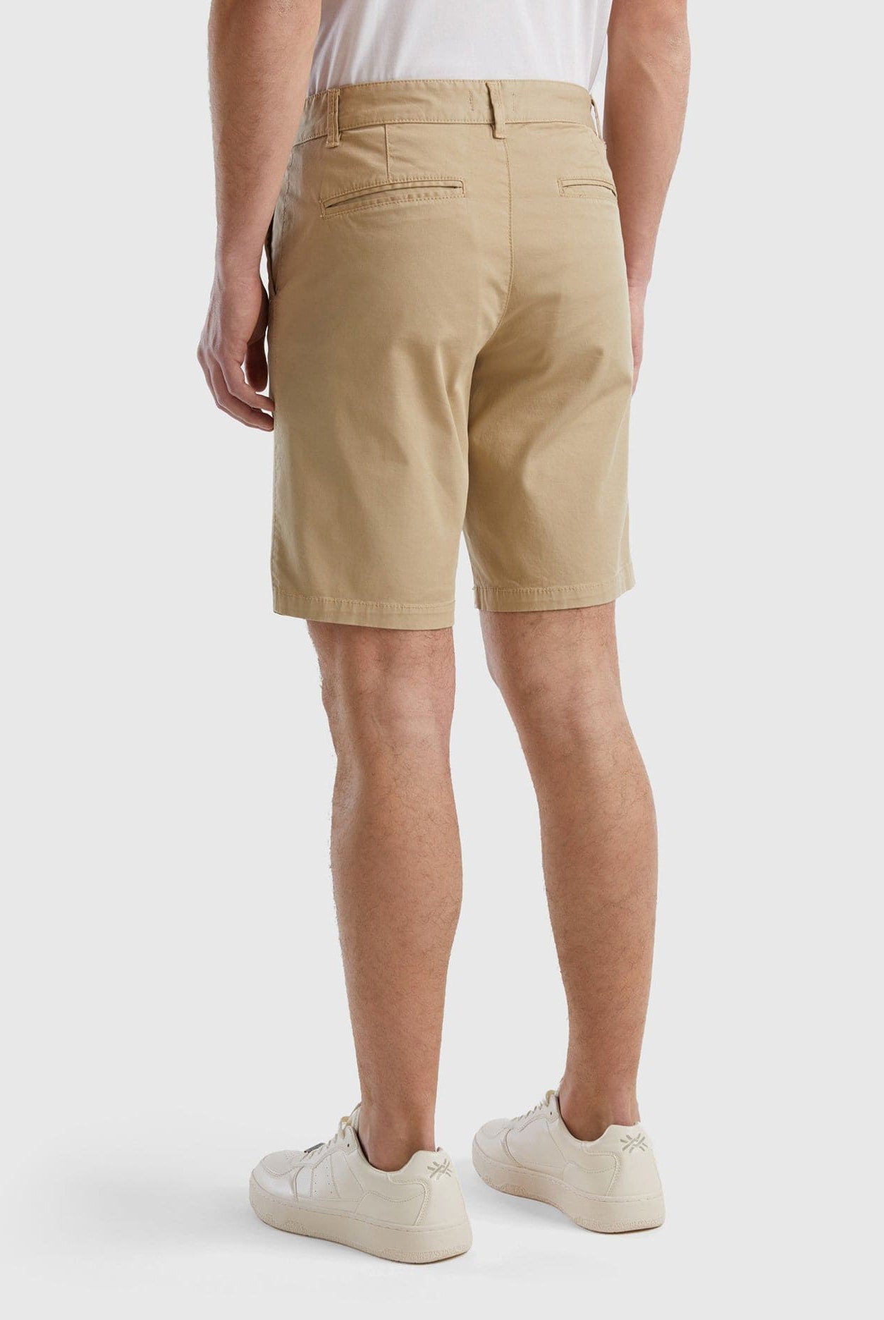 يونايتد كولورز اوف بينيتون شورت تشينو قطن مطاطي رجالي