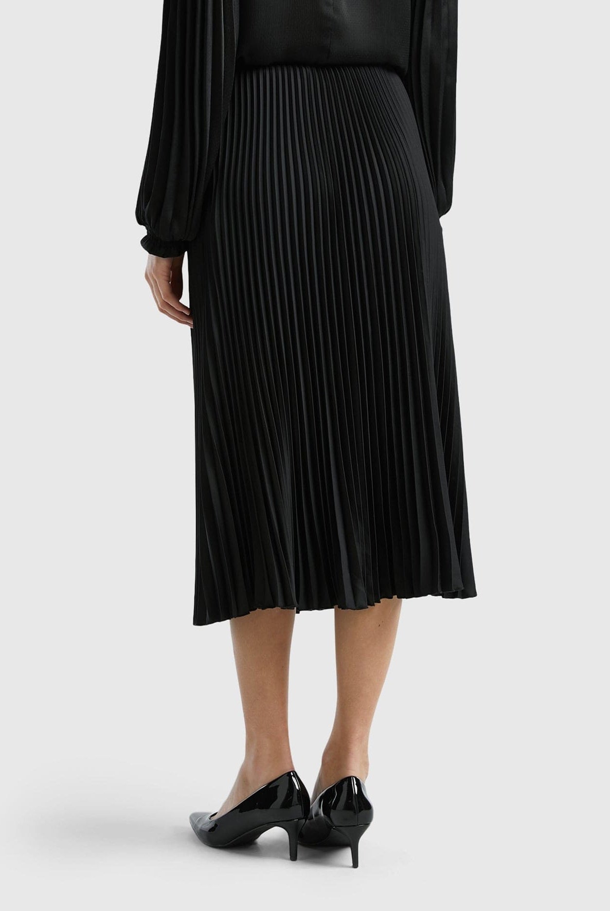 يونايتد كولورز اوف بينيتون تنورة ميدي نسائية مطوية