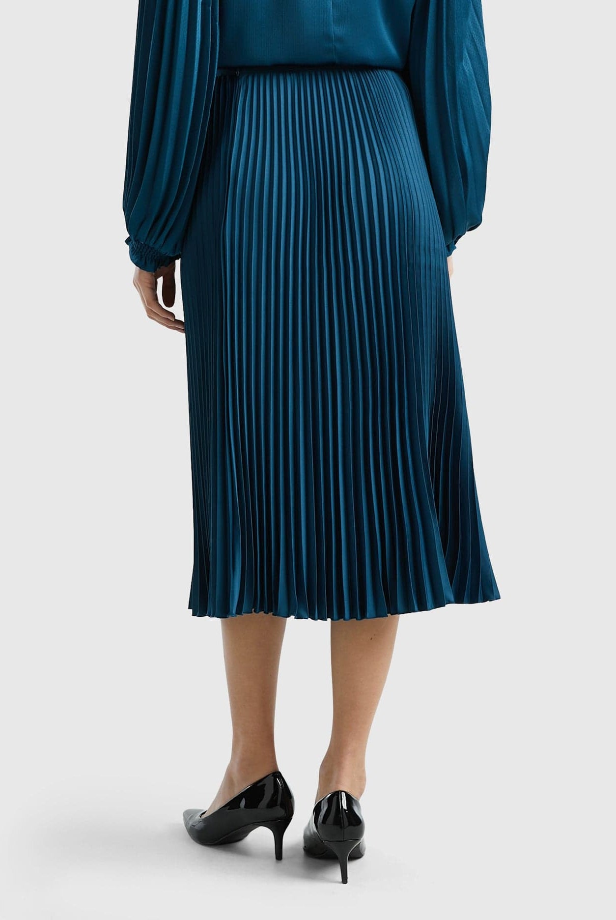 يونايتد كولورز اوف بينيتون تنورة ميدي نسائية مطوية