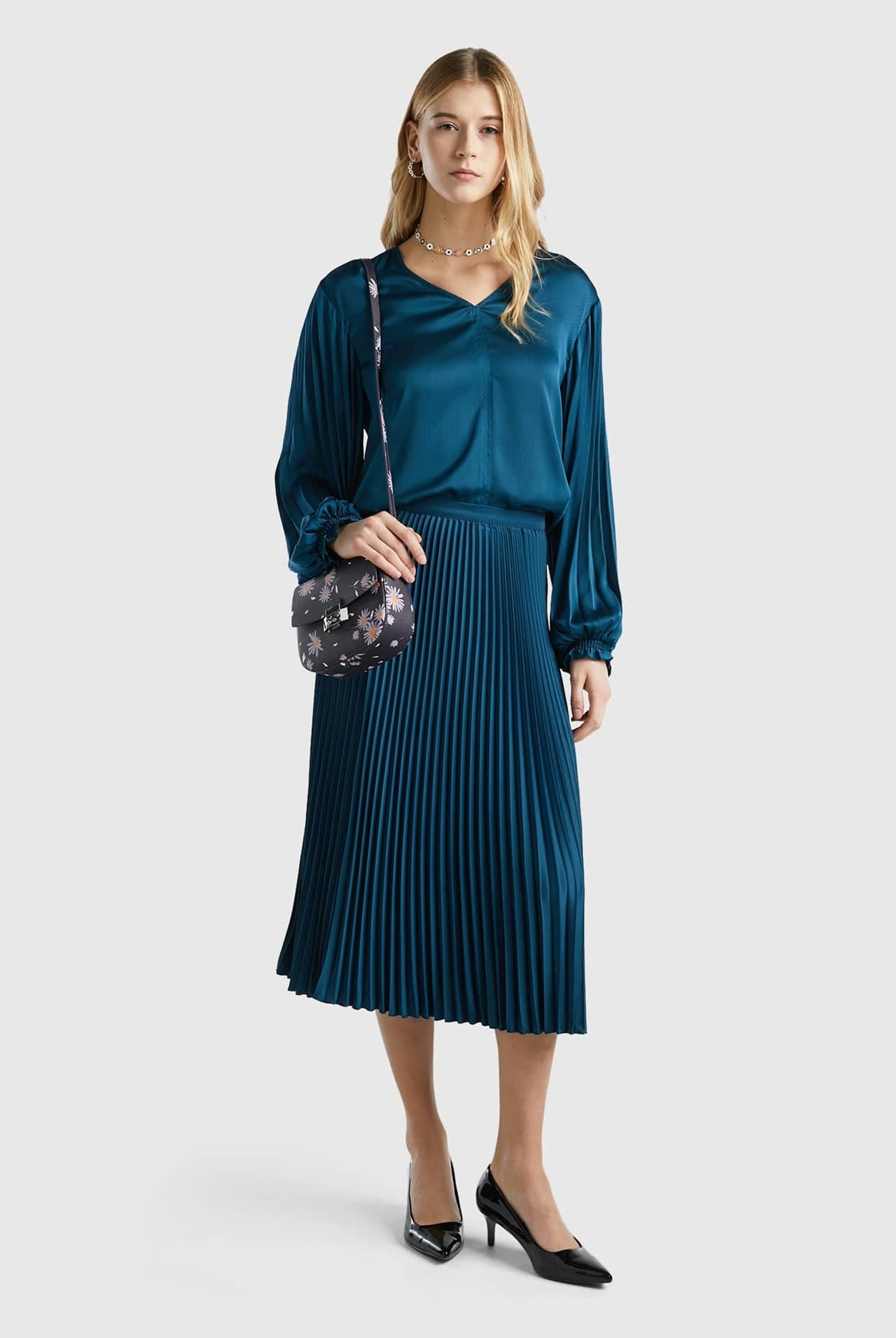 يونايتد كولورز اوف بينيتون تنورة ميدي نسائية مطوية