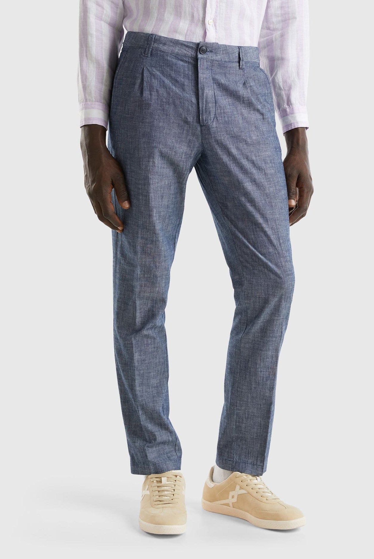 يونايتد كولورز اوف بينيتون بنطلون قطن 100% بطيات أمامية و4 جيوب بفتحات للحزام للرجال