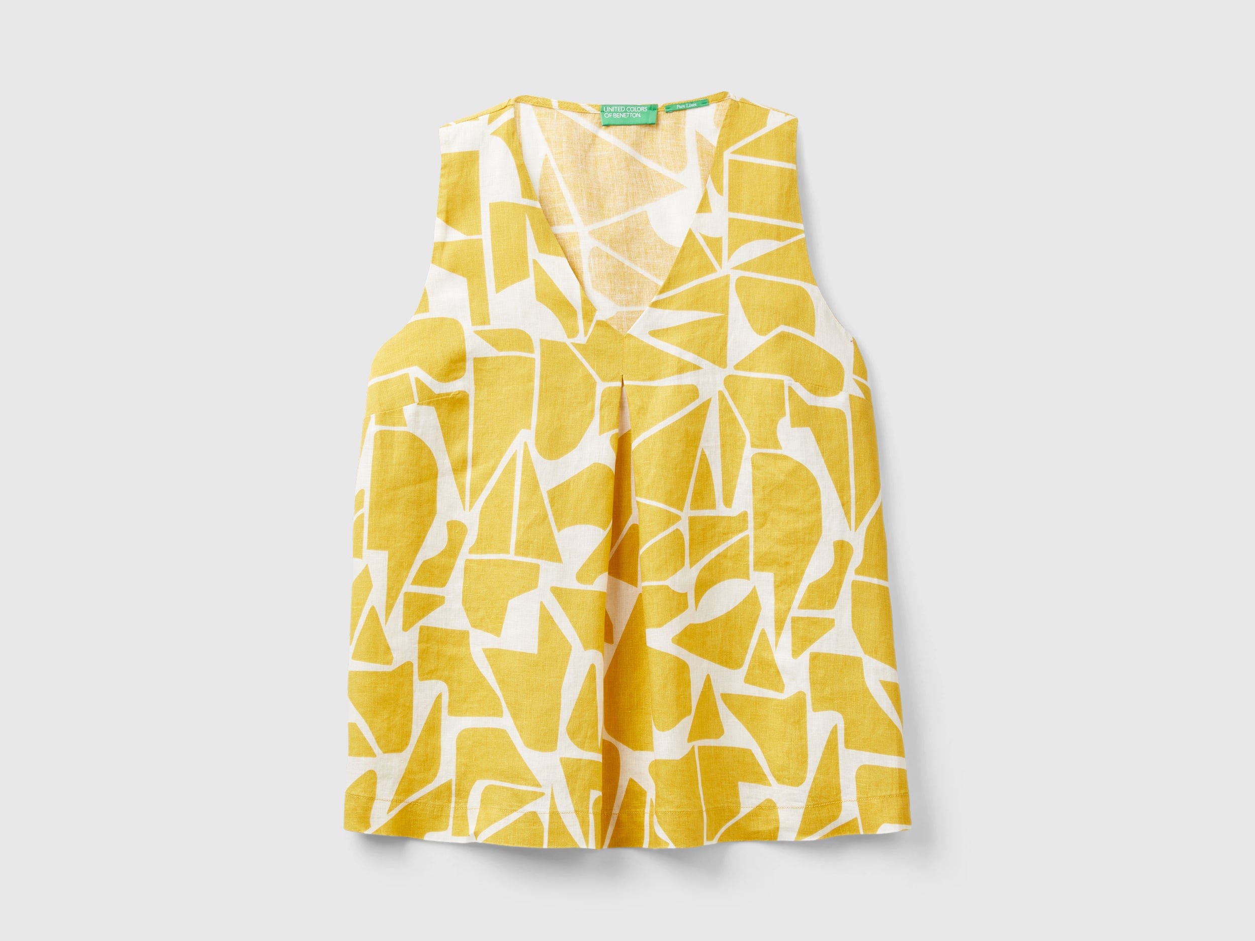 يونايتد كولورز اوف بينيتون بلوزة نسائية مشجرة من الكتان فتحة صدر على شكل حرف V بدون اكمام