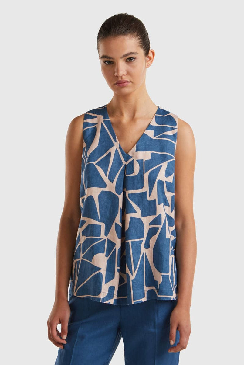 يونايتد كولورز اوف بينيتون بلوزة نسائية مشجرة من الكتان فتحة صدر على شكل حرف V بدون اكمام