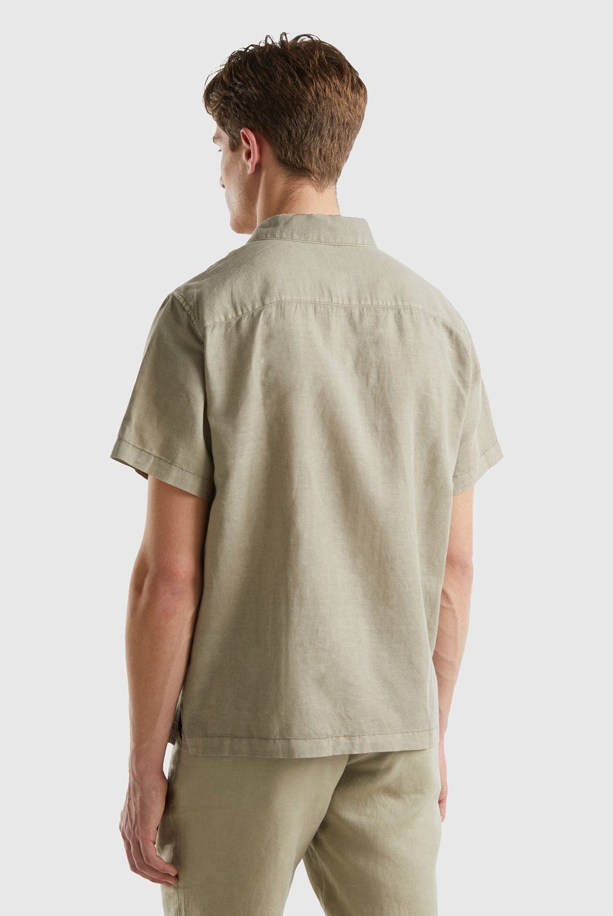 يونايتد كولورز اوف بينيتون قميص بأكمام قصيرة من مزيج الكتان والقطن