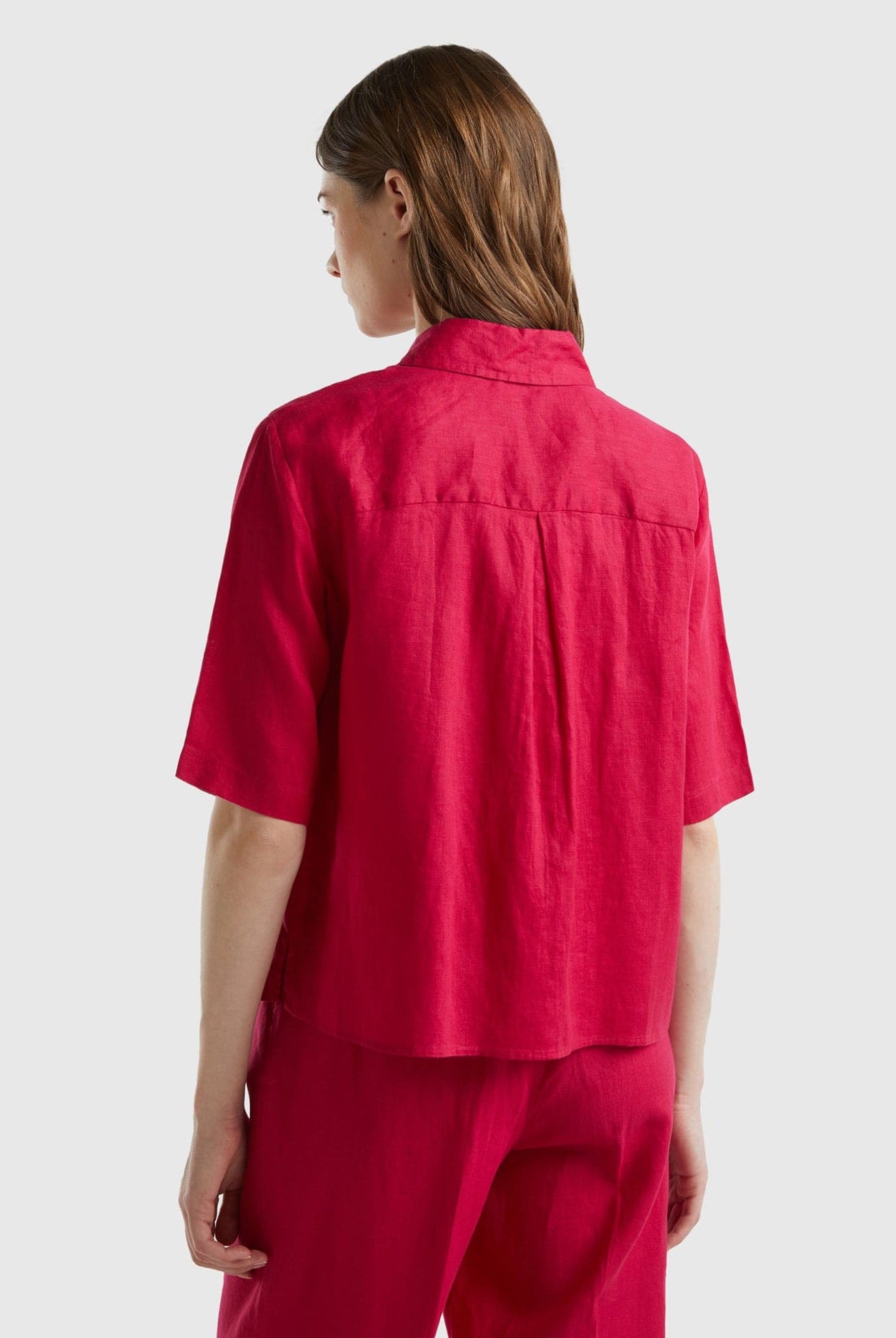 يونايتد كولورز اوف بينيتون قميص قصير من الكتان الخالص