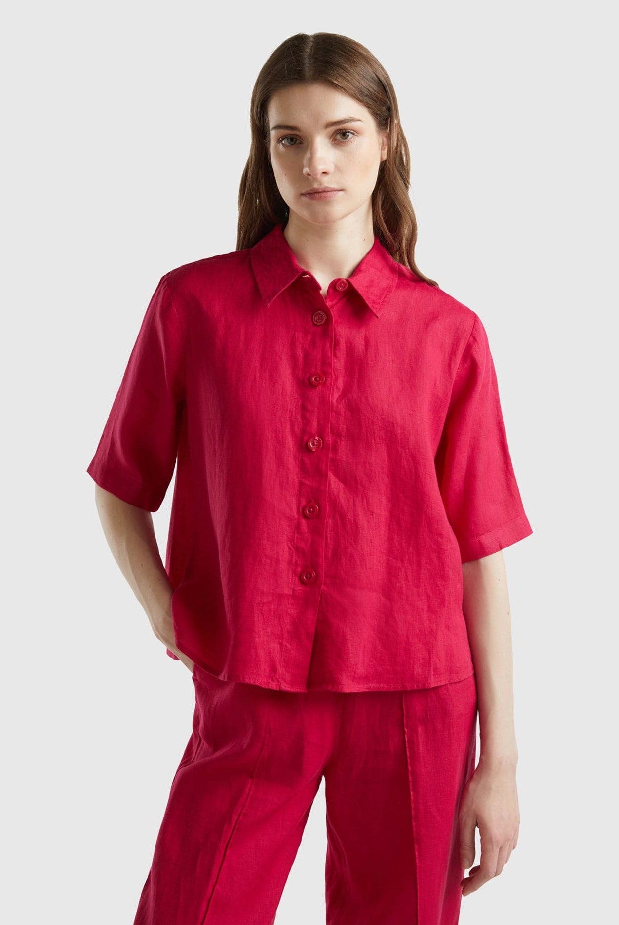 يونايتد كولورز اوف بينيتون قميص قصير من الكتان الخالص