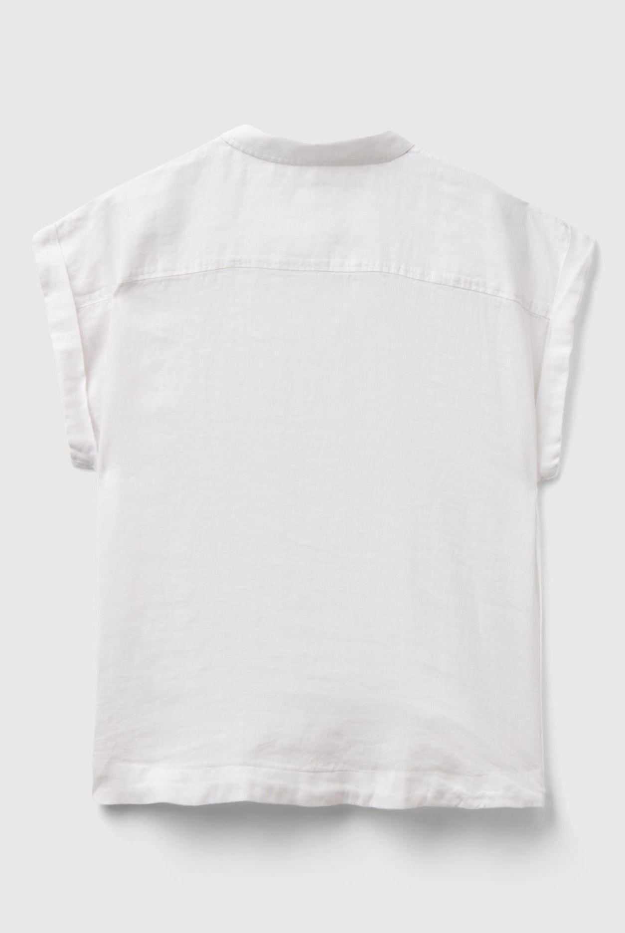 خصومات يونايتد كولورز اوف بينيتون قميص كتان 100% بأكمام قصيرة