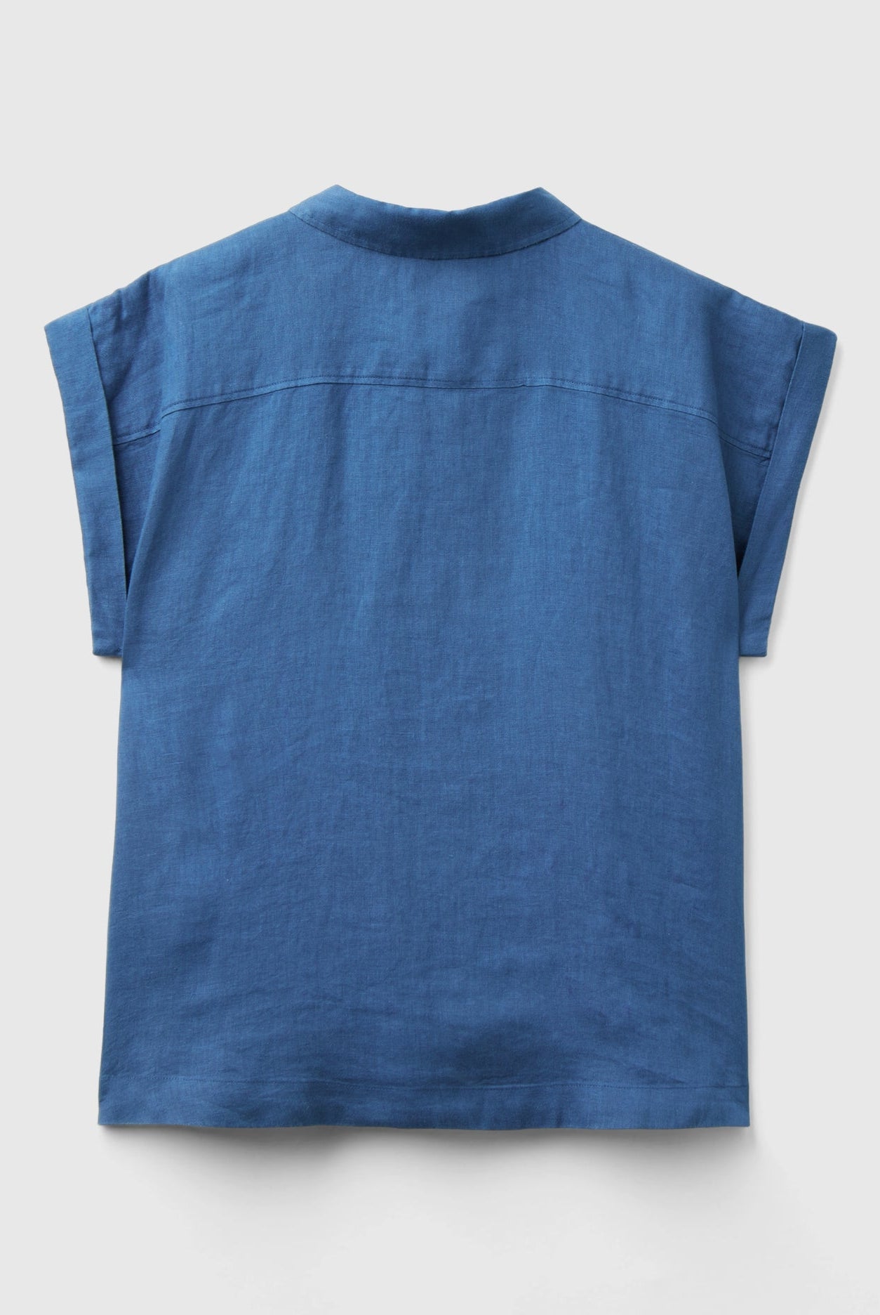 خصومات يونايتد كولورز اوف بينيتون قميص كتان 100% بأكمام قصيرة