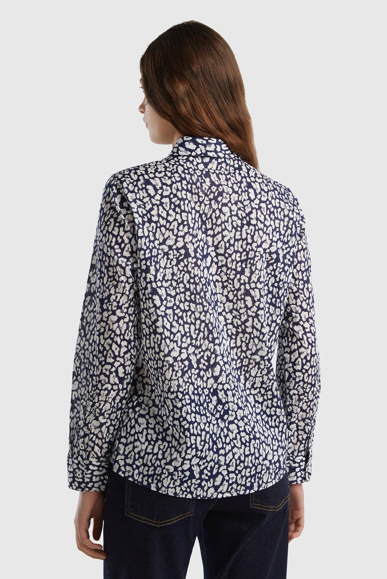 يونايتد كولورز اوف بينيتون قميص نسائي مزخرف كم طويل